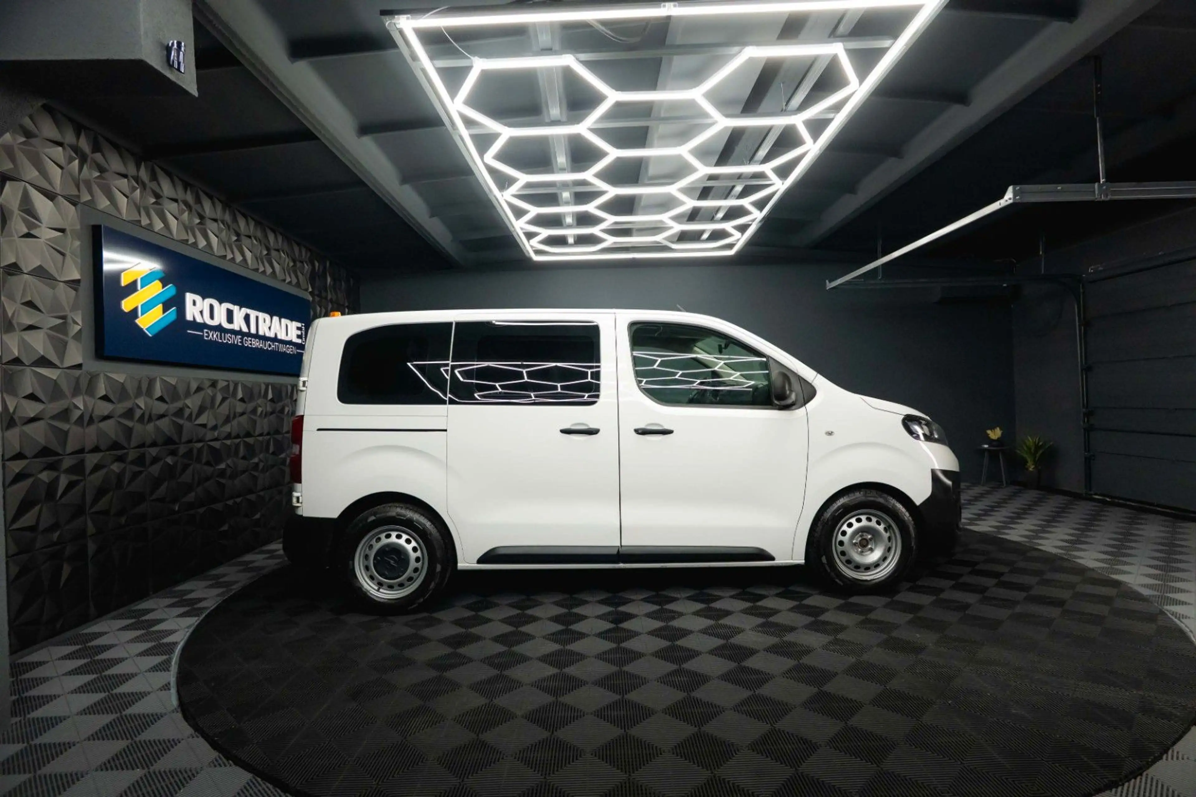Opel Vivaro Kombi S | 9 Sitze | Klima | DAB | TÜV NEU — photo 9