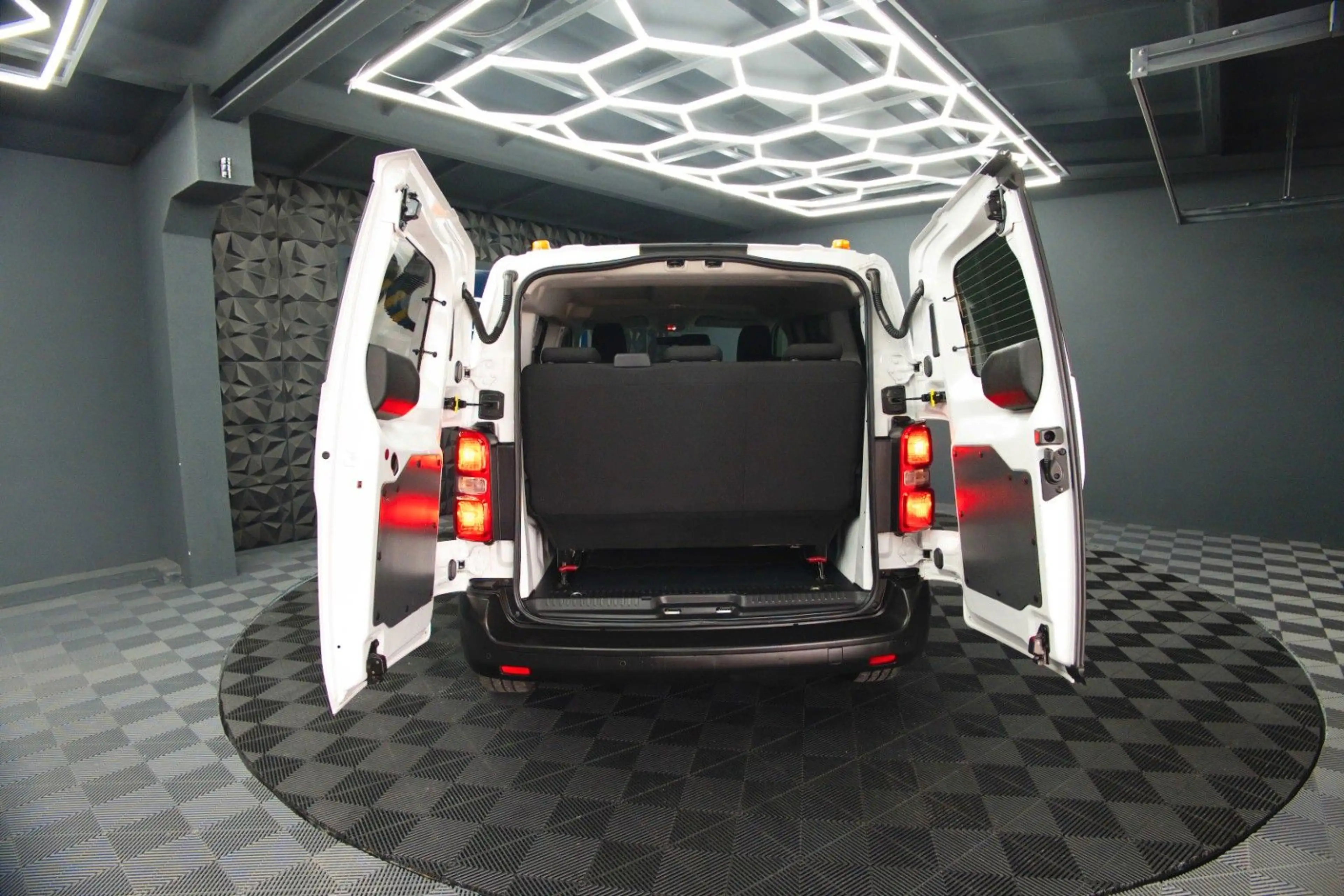 Opel Vivaro Kombi S | 9 Sitze | Klima | DAB | TÜV NEU — photo 14