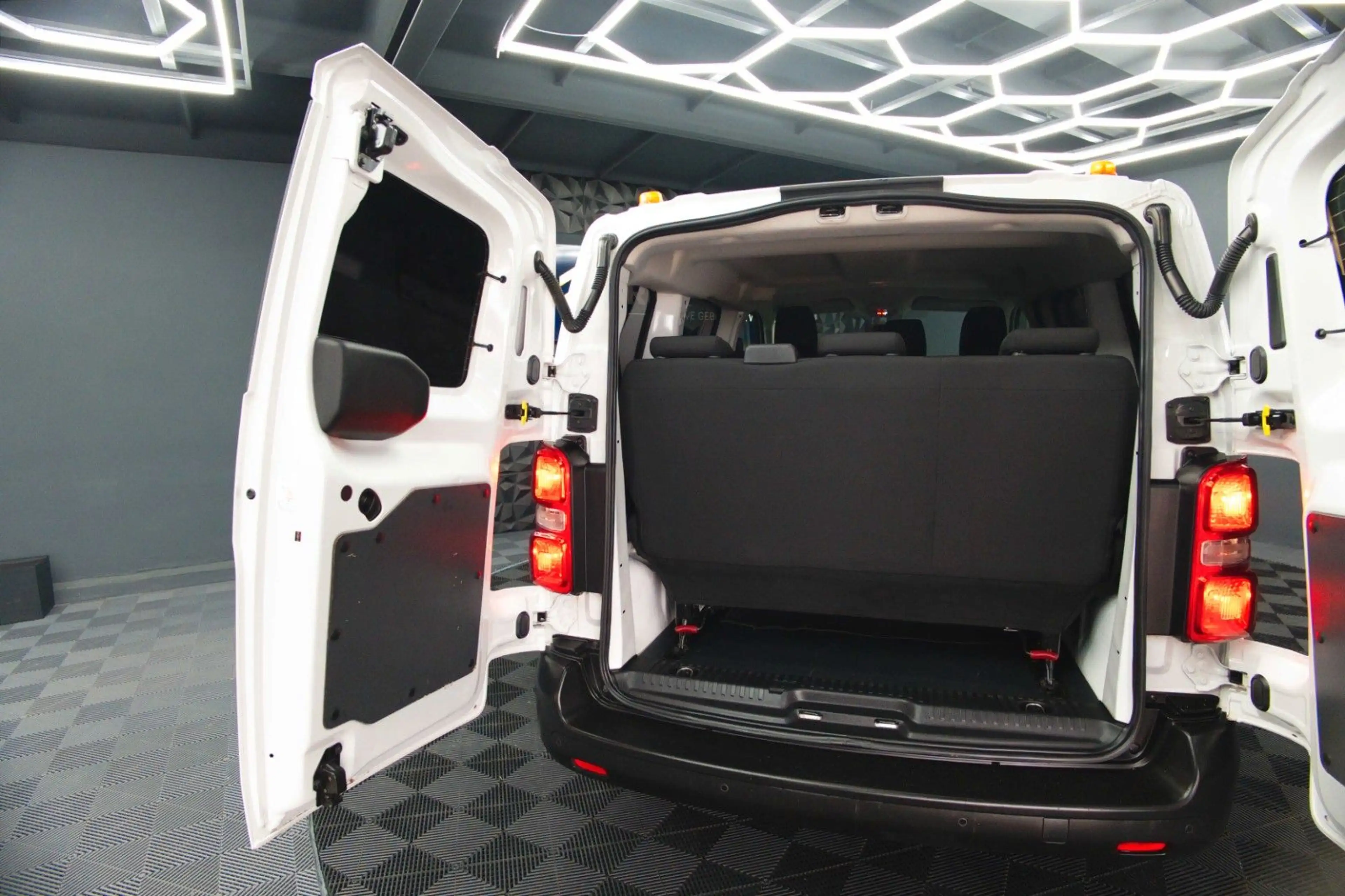 Opel Vivaro Kombi S | 9 Sitze | Klima | DAB | TÜV NEU — photo 15
