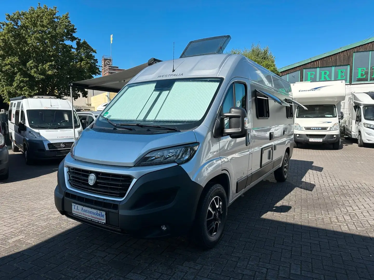 Westfalia Amundsen Einzelbetten Solar/AHK/Luftfeder 1.Hand Zilver - 1