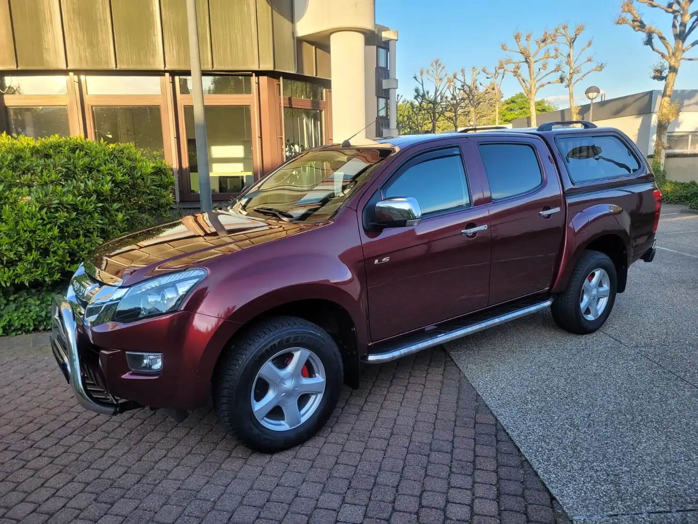 Isuzu D-Max 4x4 Double Cab Custom Nur 70 Tkm-1 Hd-HARDTOP ! Rojo - 2