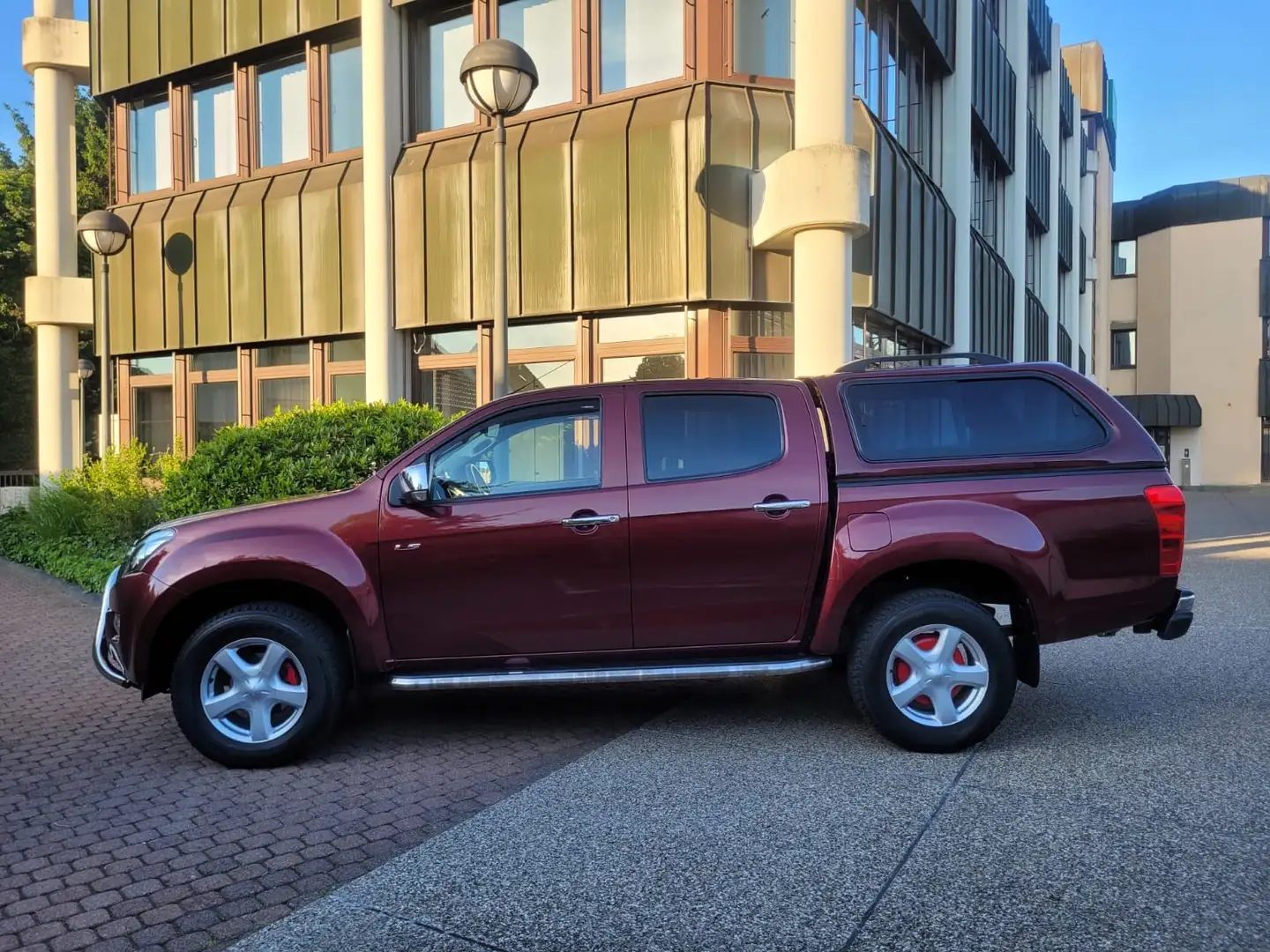 Isuzu D-Max 4x4 Double Cab Custom Nur 70 Tkm-1 Hd-HARDTOP ! Rojo - 1