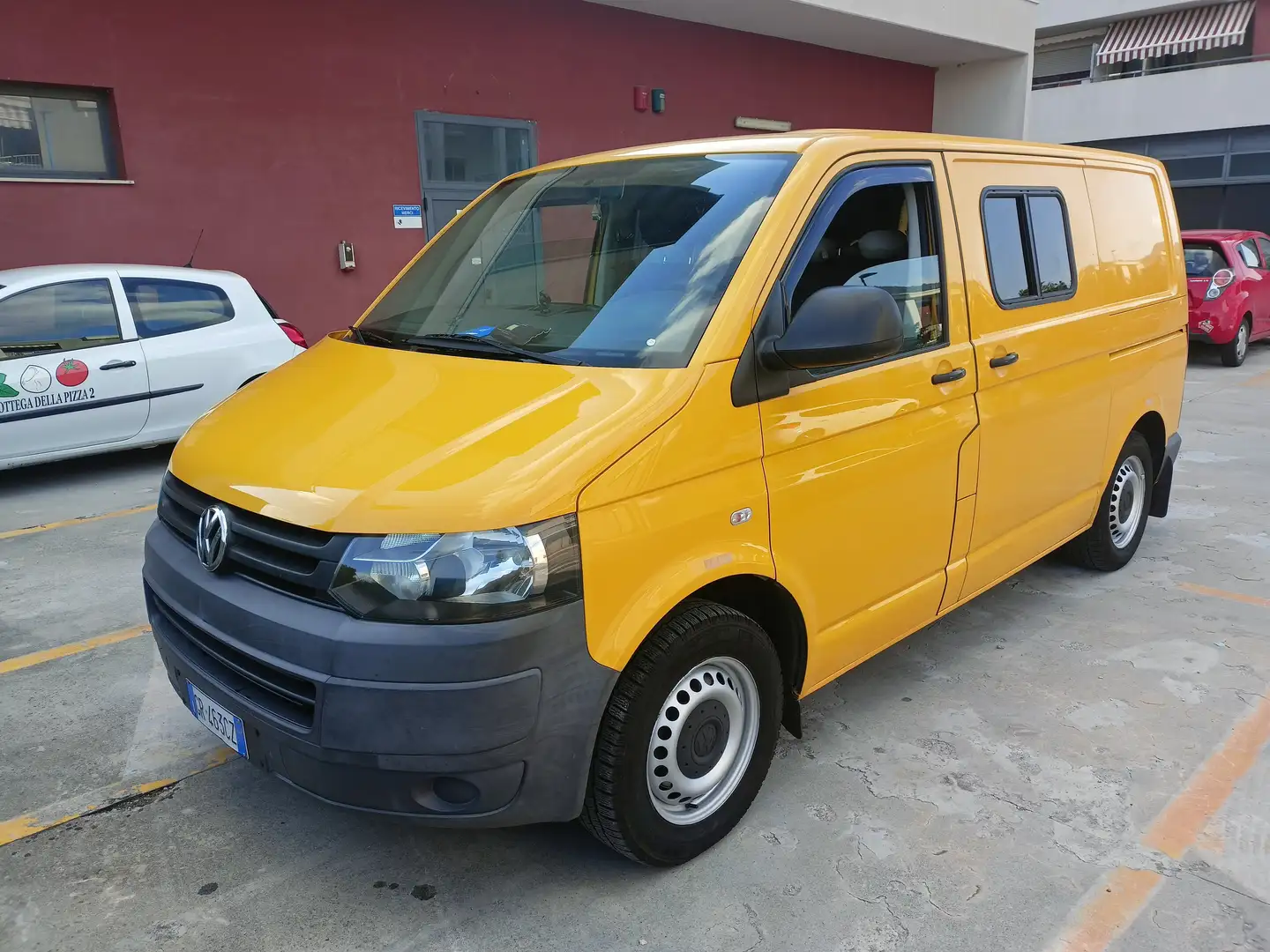 Volkswagen T5 Giallo - 1