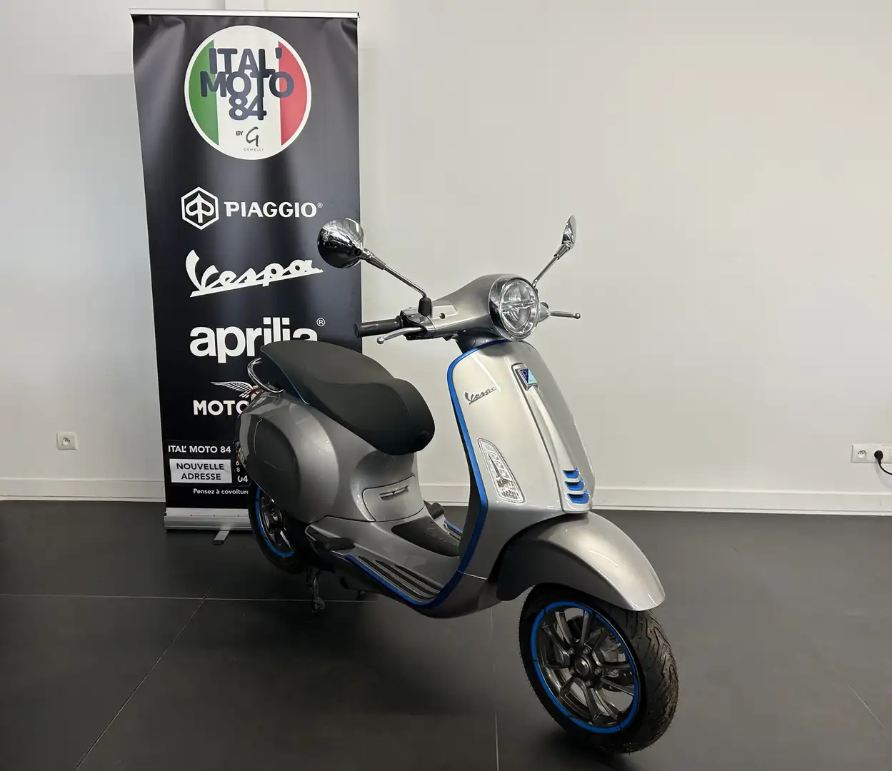 Vespa Primavera Gris - 2