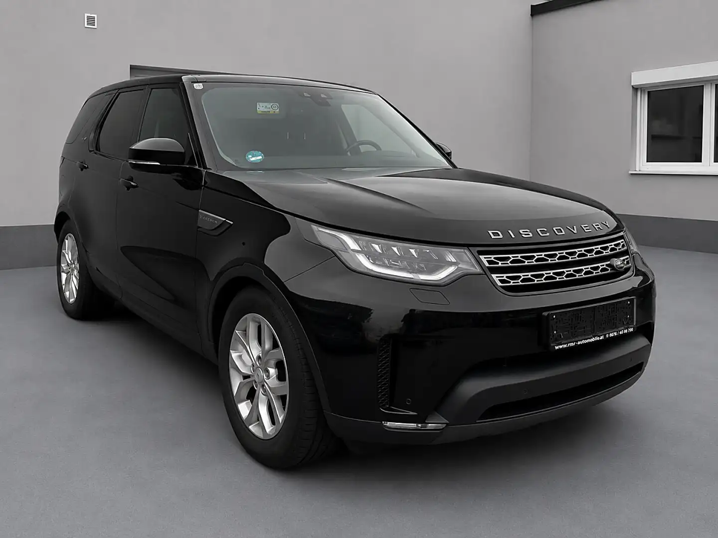 Land Rover Discovery 5 3,0 TDV6 SE Aut. Schwarz - 1