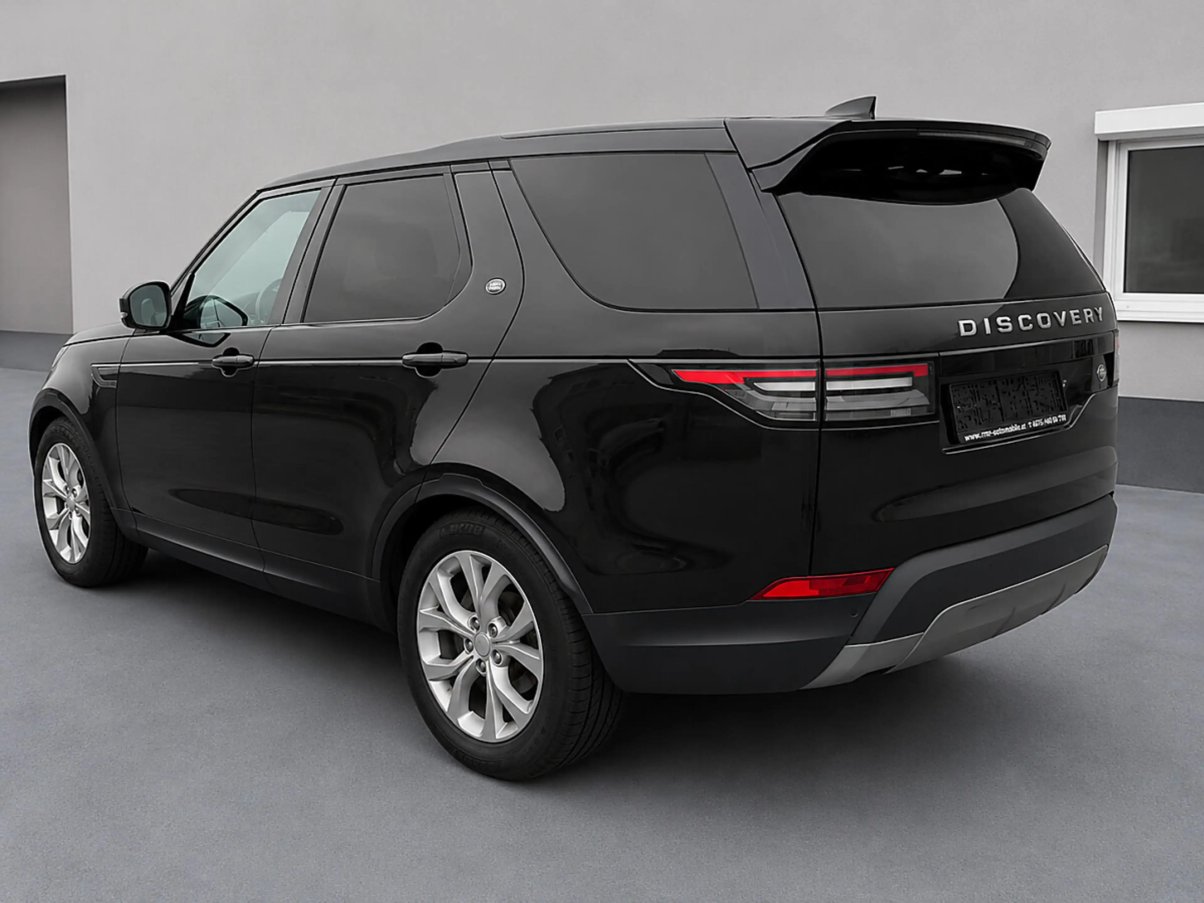 Land Rover Discovery 5 3,0 TDV6 SE Aut. — photo 3