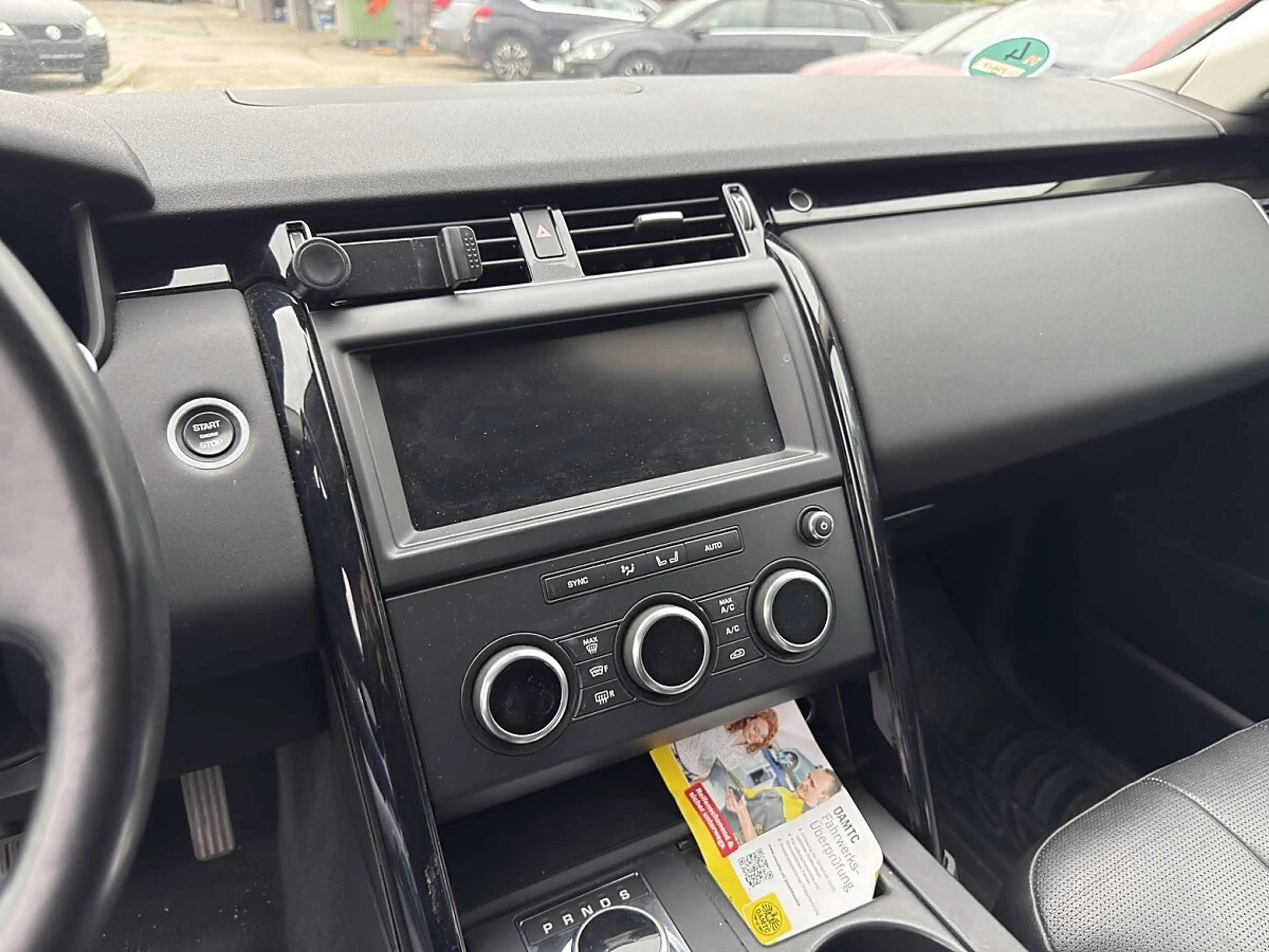 Land Rover Discovery 5 3,0 TDV6 SE Aut. — photo 10