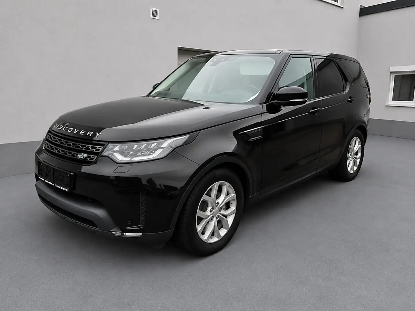 Land Rover Discovery 5 3,0 TDV6 SE Aut. Schwarz - 2