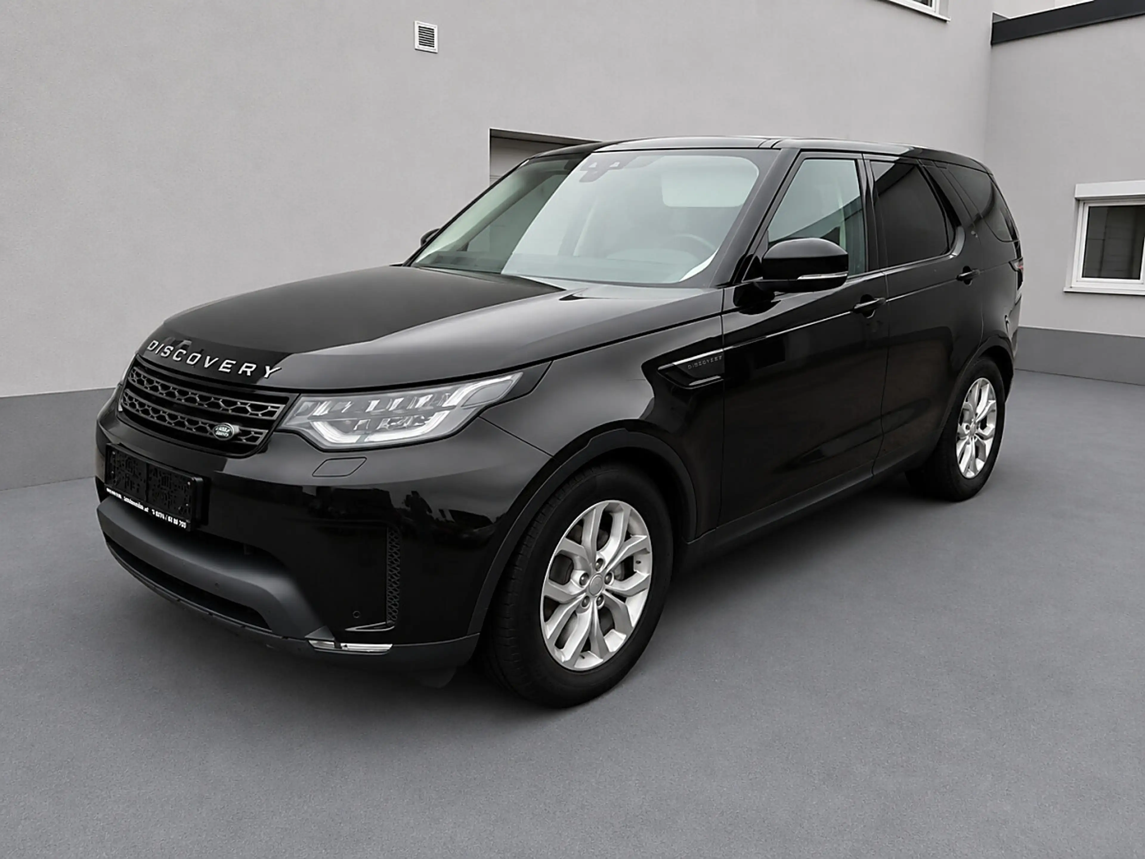Land Rover Discovery 5 3,0 TDV6 SE Aut. — photo 2