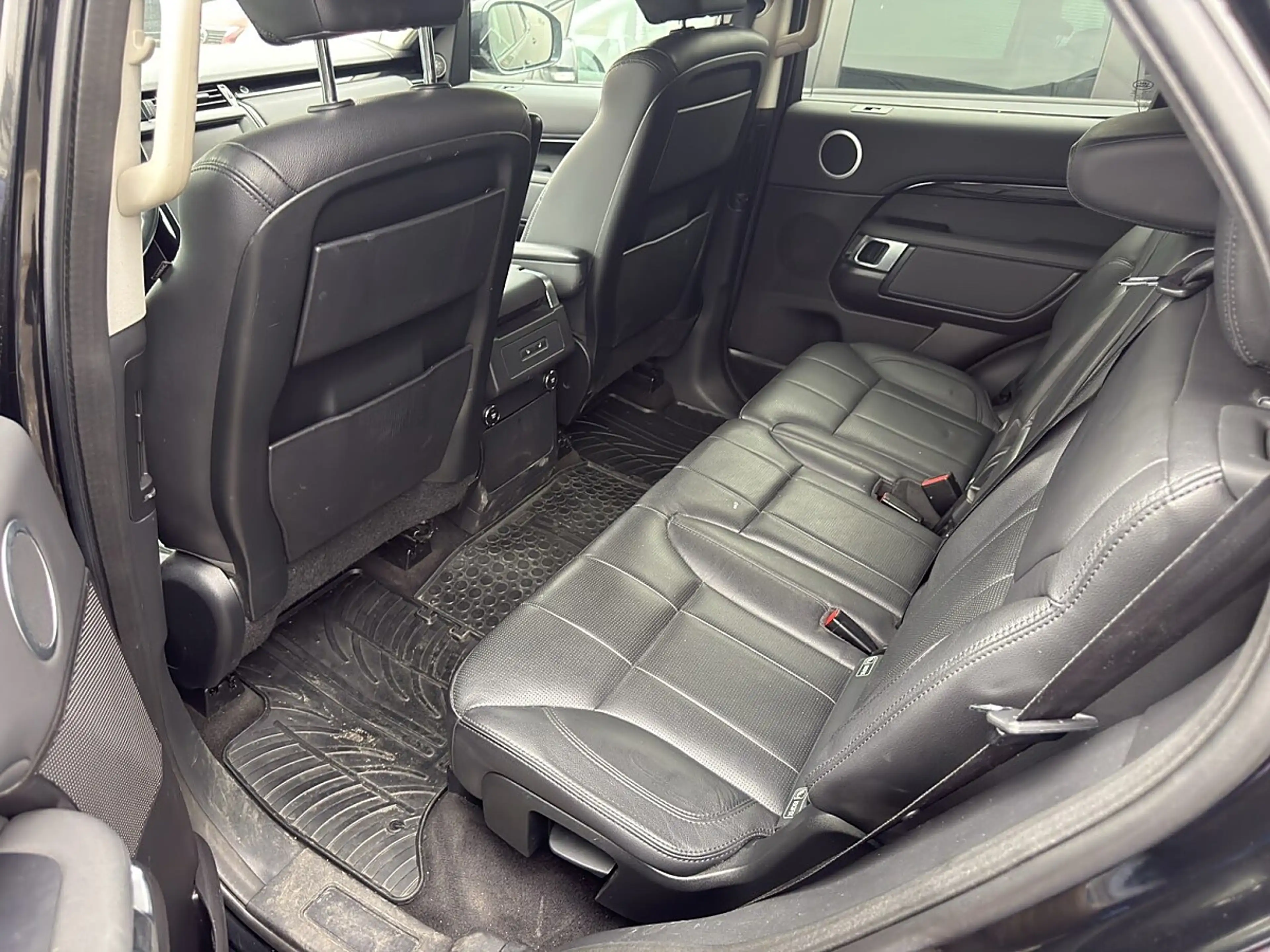 Land Rover Discovery 5 3,0 TDV6 SE Aut. — photo 6
