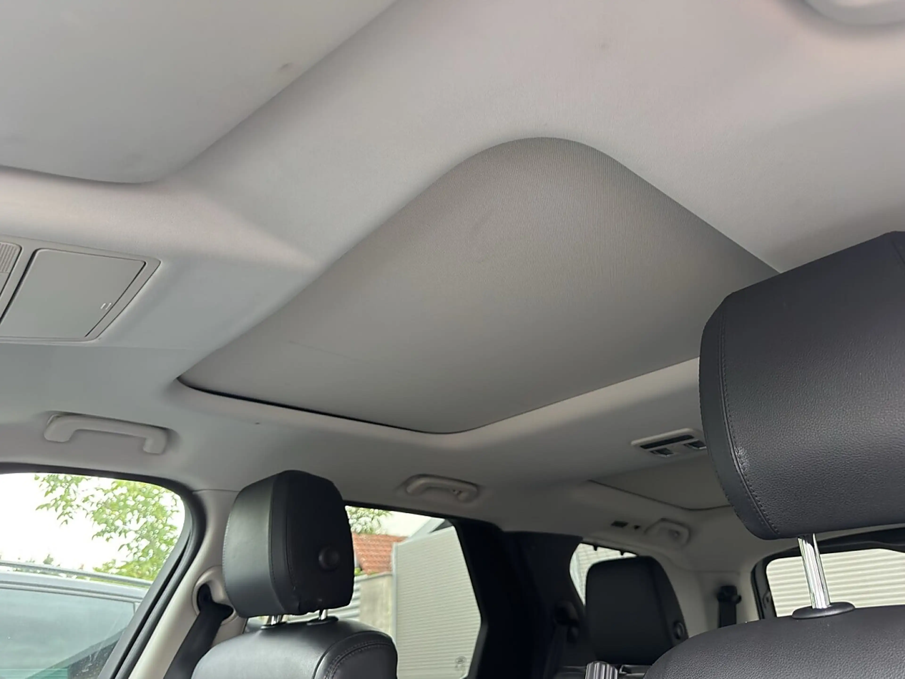 Land Rover Discovery 5 3,0 TDV6 SE Aut. — photo 15