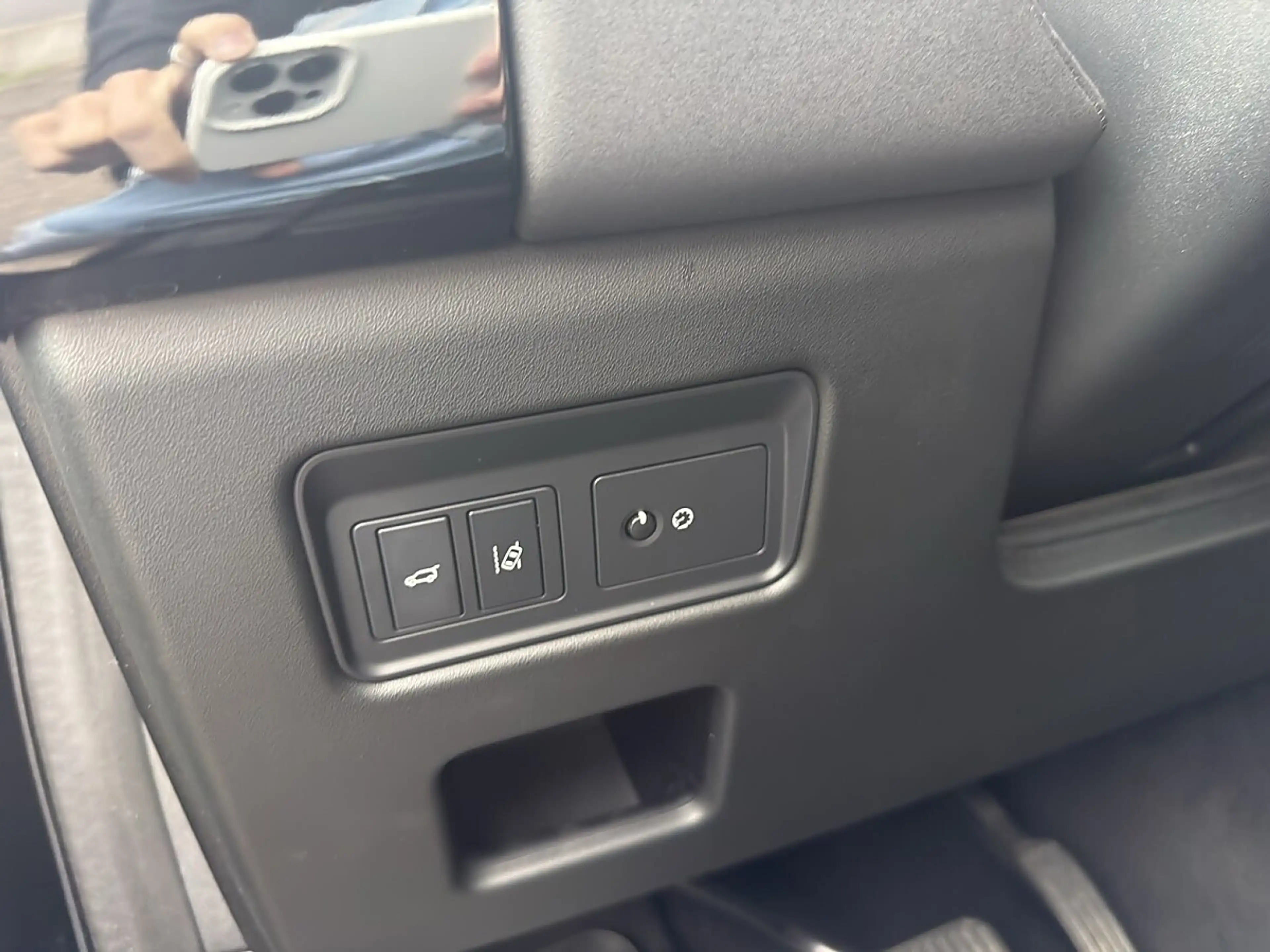 Land Rover Discovery 5 3,0 TDV6 SE Aut. — photo 13