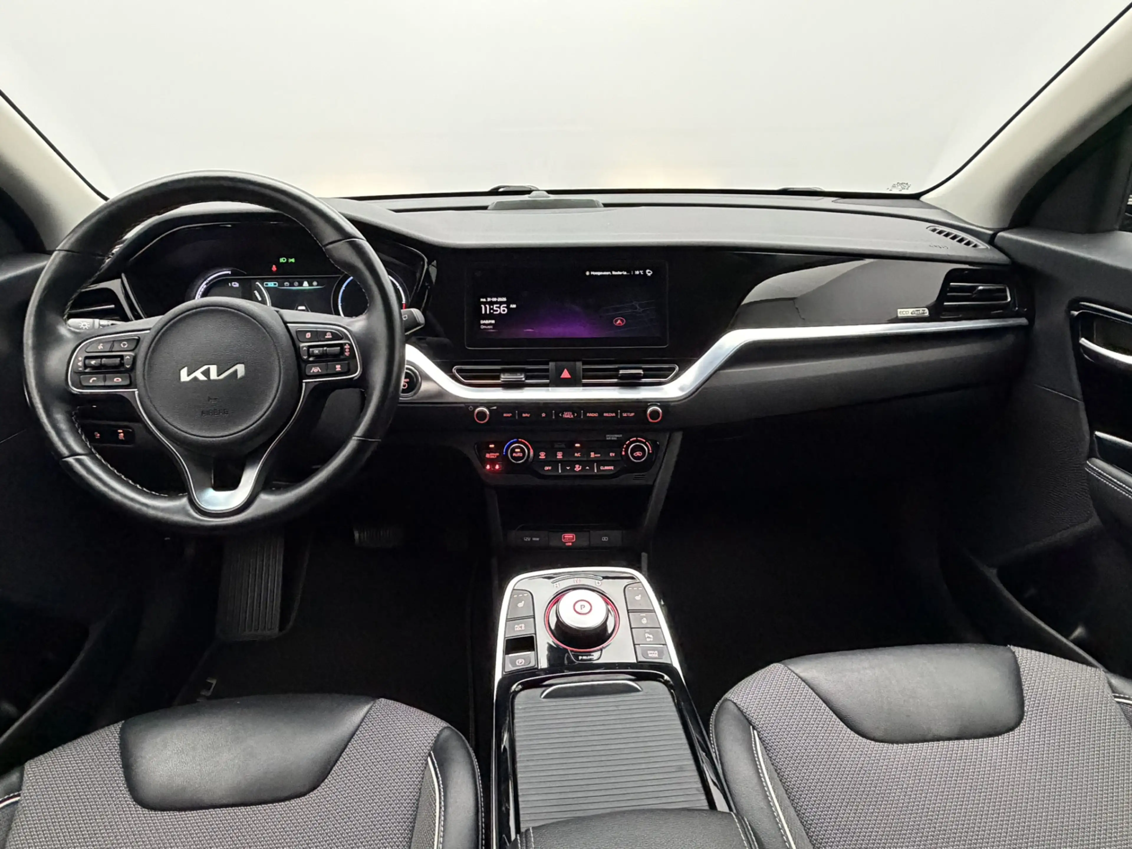 Kia e-Niro Edition 64 kWh SOH 96,8% | Camera | Stoel/Stuurver — photo 2