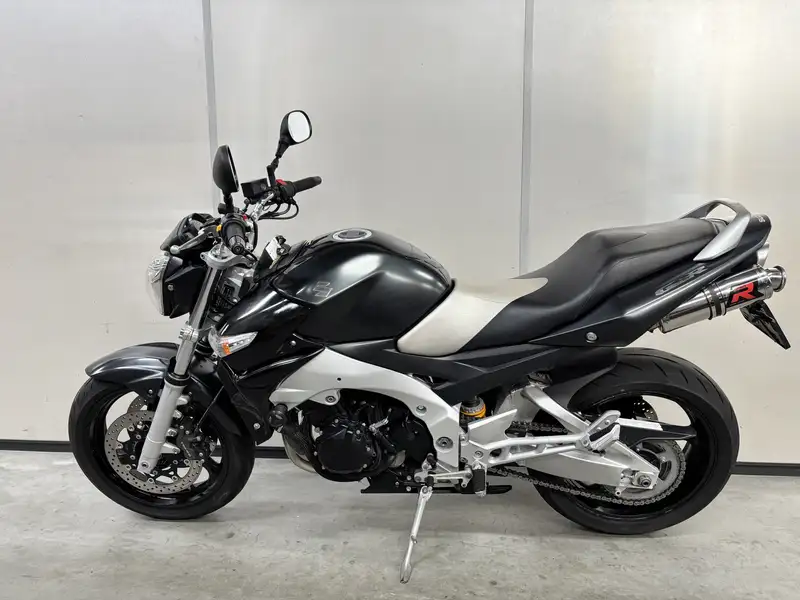 Suzuki GSR 600 - foto 7