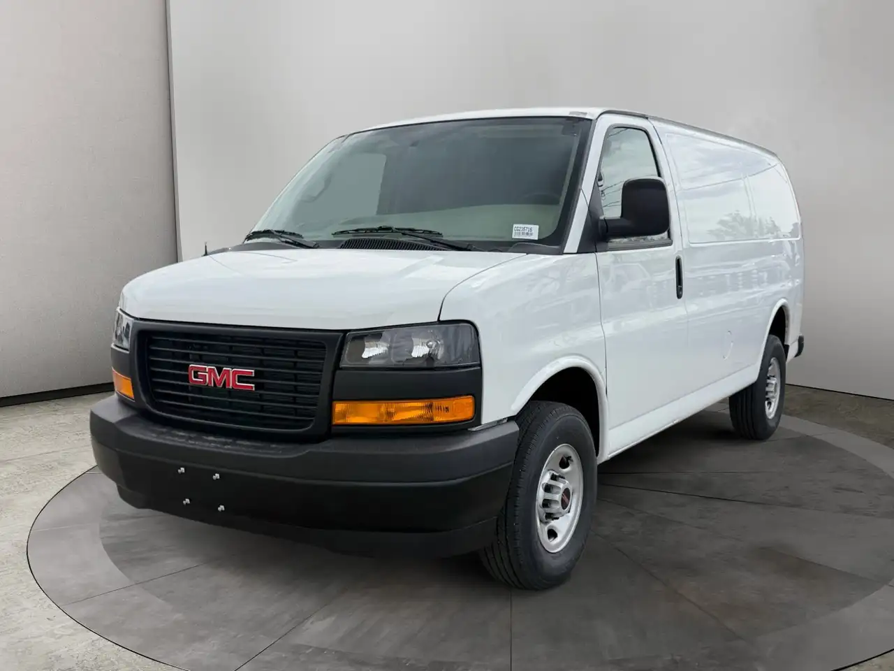 GMC Savana снимка GMC Savana
