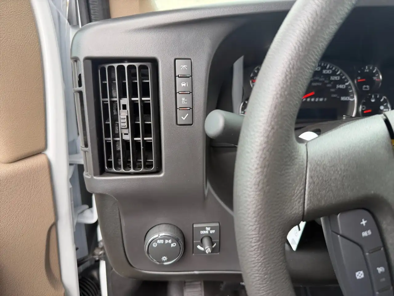 GMC Savana снимка GMC Savana