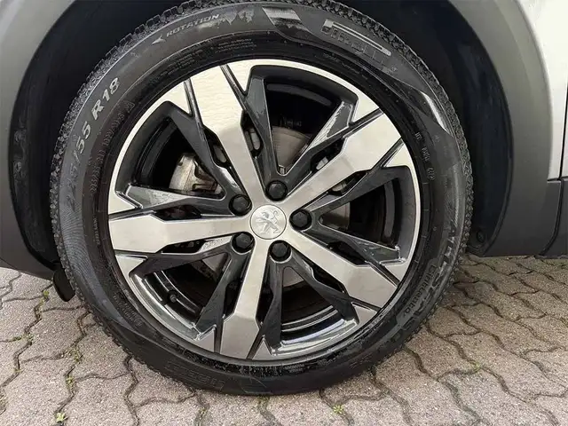 Peugeot 3008 view 9