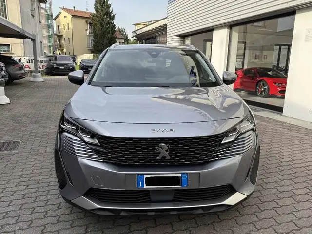 Peugeot 3008 view 2