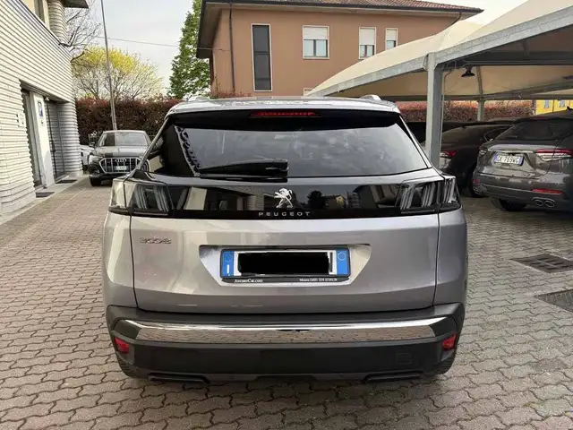 Peugeot 3008 view 6