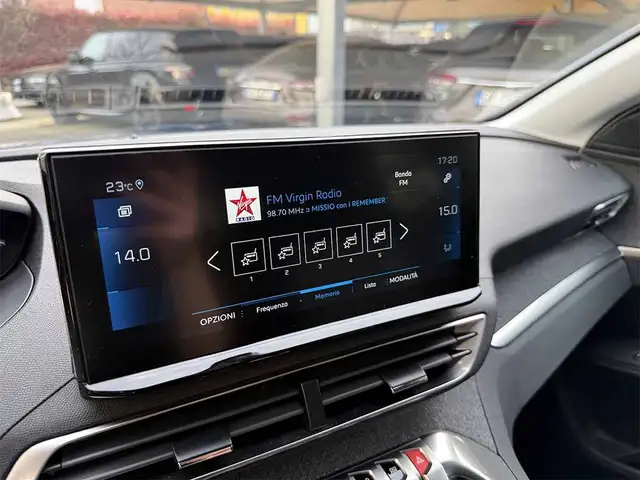 Peugeot 3008 view 16