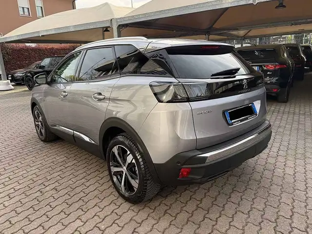 Peugeot 3008 view 7