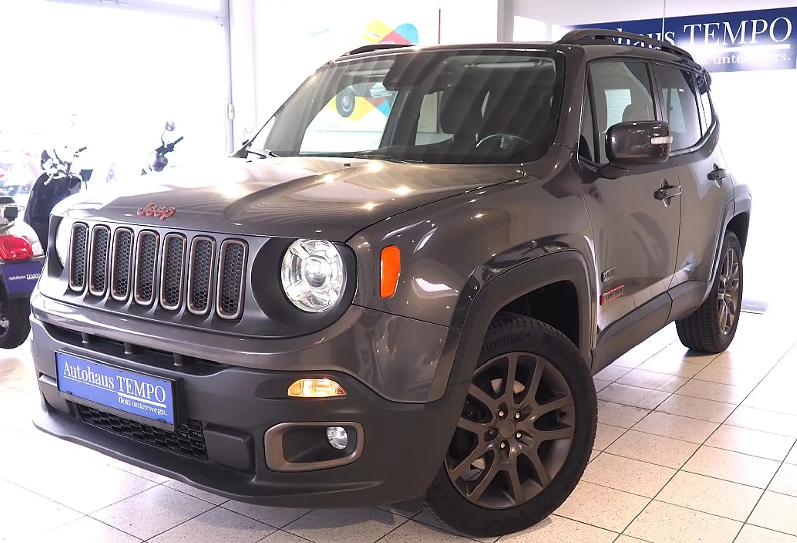 Jeep Renegade 2,0 MultiJet II 140 75th Anniversary AWD Aut.--... Grau - 1