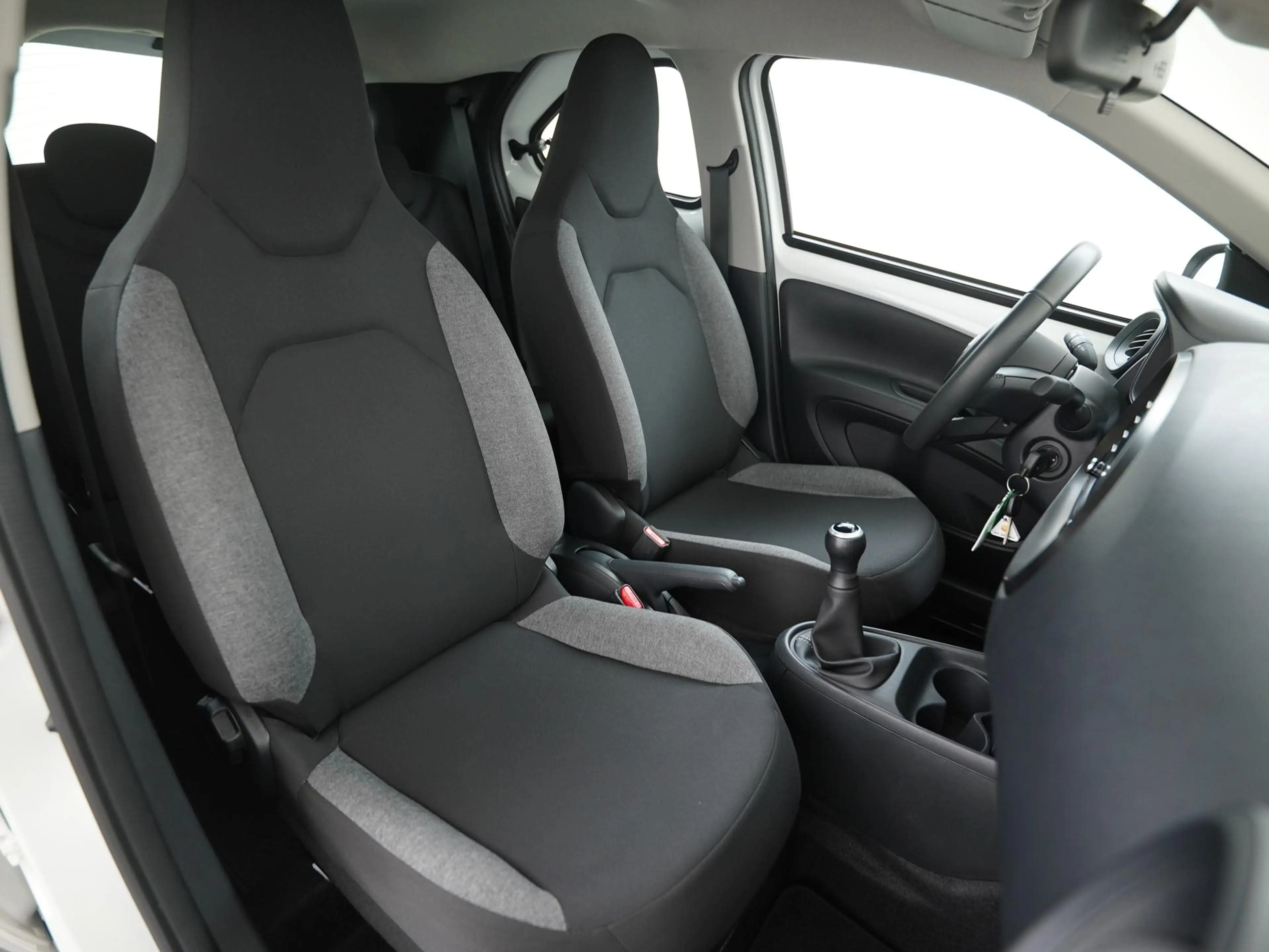 Toyota Aygo X 1.0 VVT-i MT Play | Camera | Zondag Open! — photo 23