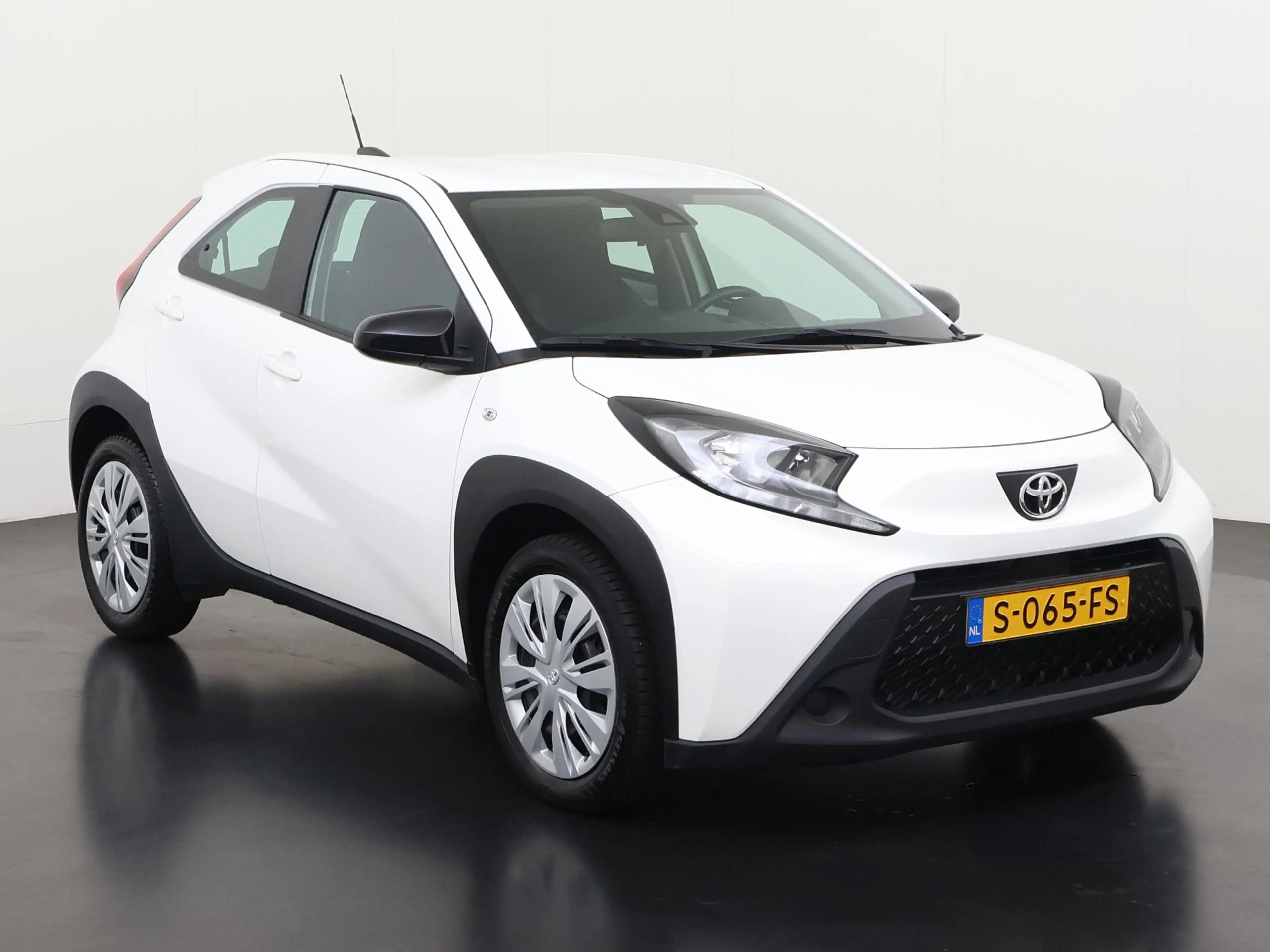 Toyota Aygo X 1.0 VVT-i MT Play | Camera | Zondag Open! — photo 30