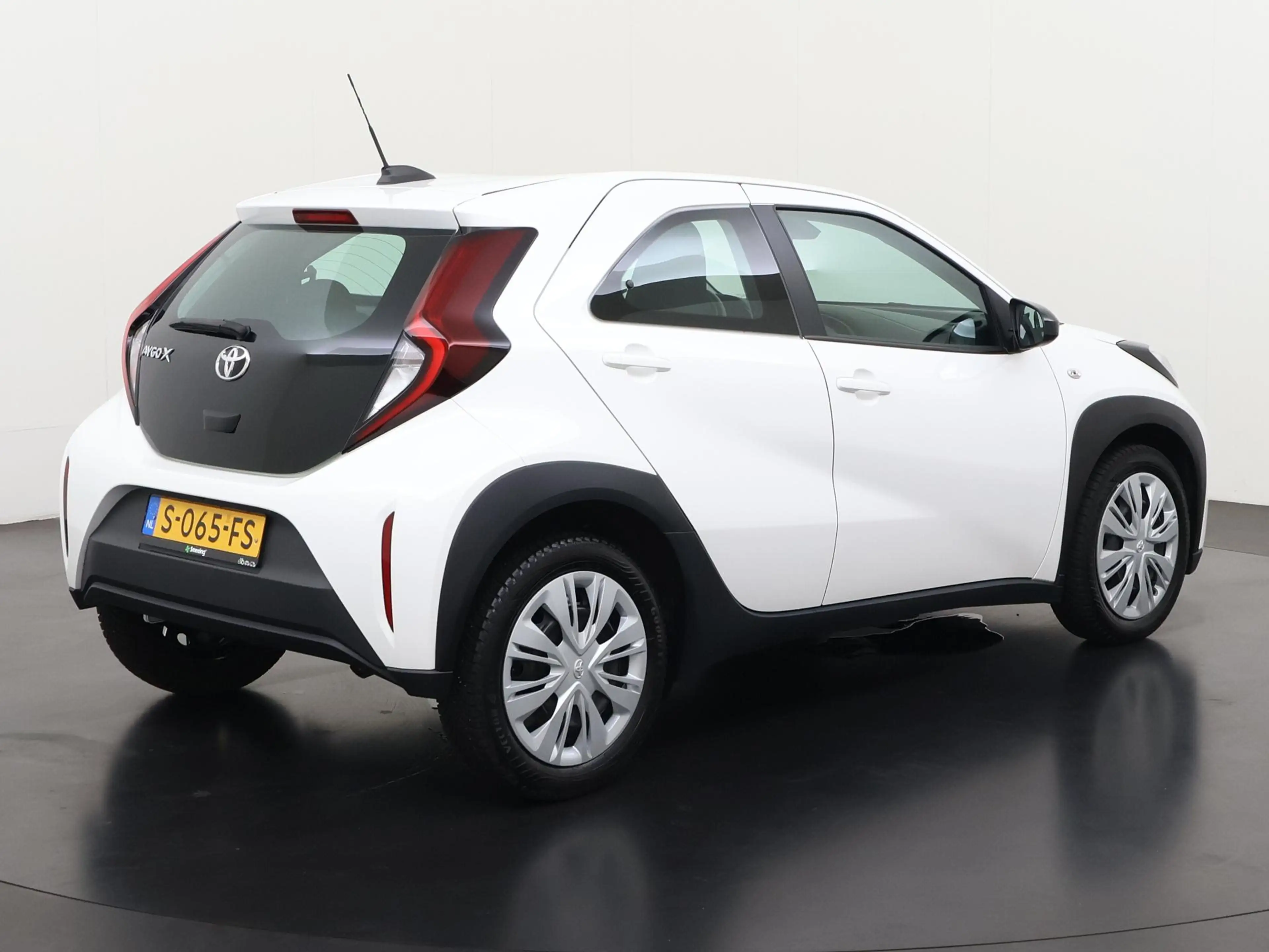 Toyota Aygo X 1.0 VVT-i MT Play | Camera | Zondag Open! — photo 4