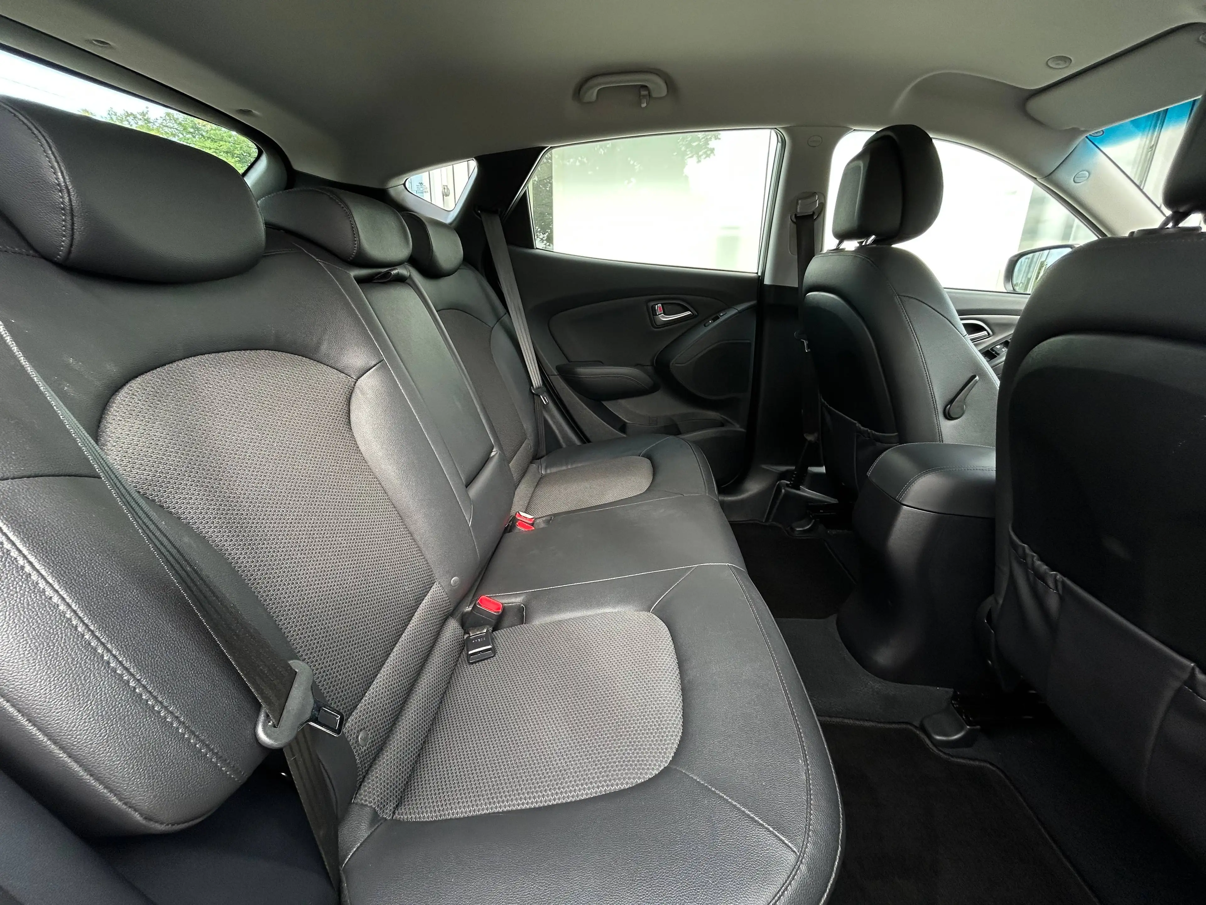 Hyundai iX35 1.6 GDi FIFA World Cup Edition Silber *Top-Gepflegt* — photo 12