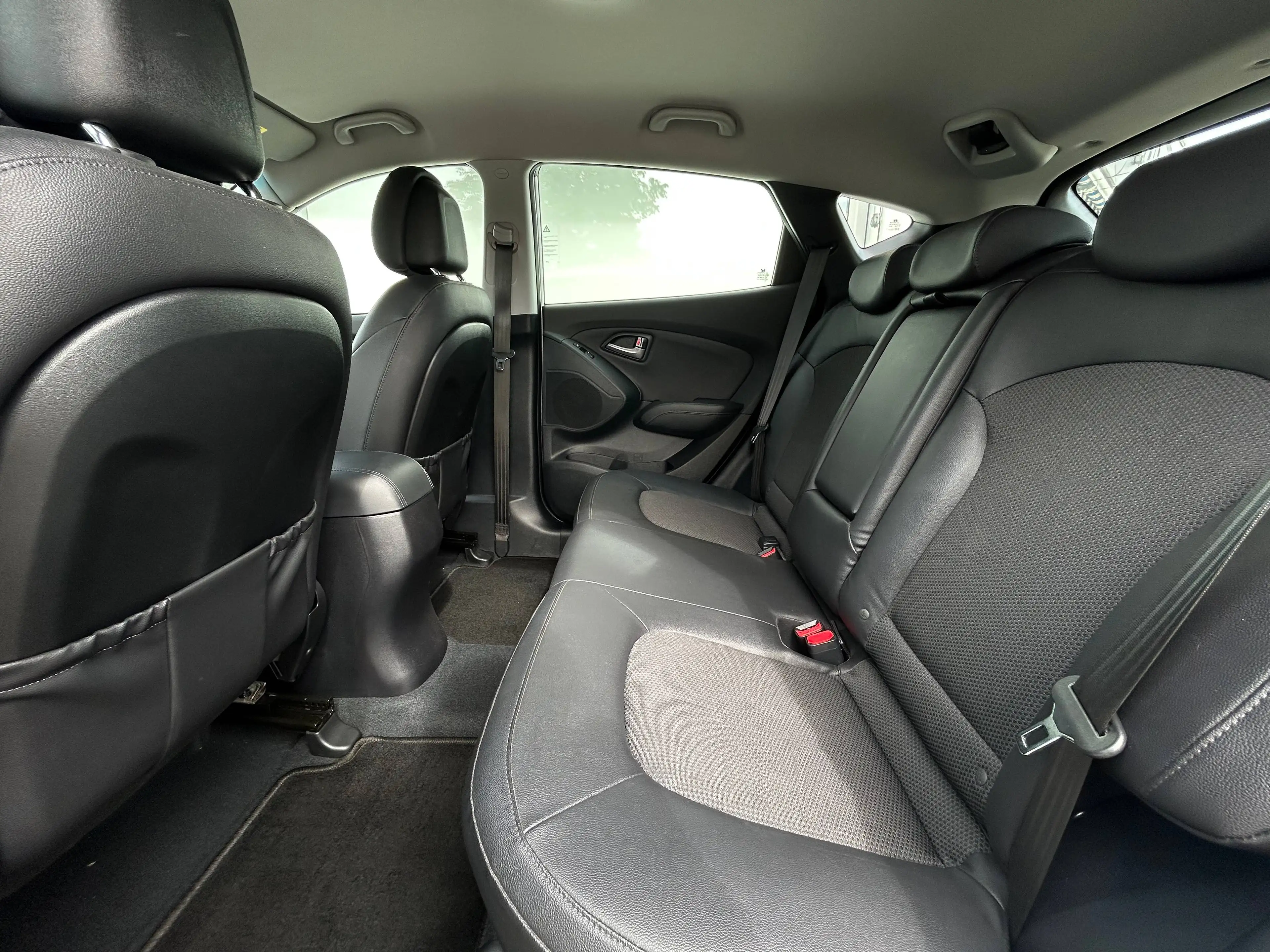 Hyundai iX35 1.6 GDi FIFA World Cup Edition Silber *Top-Gepflegt* — photo 11