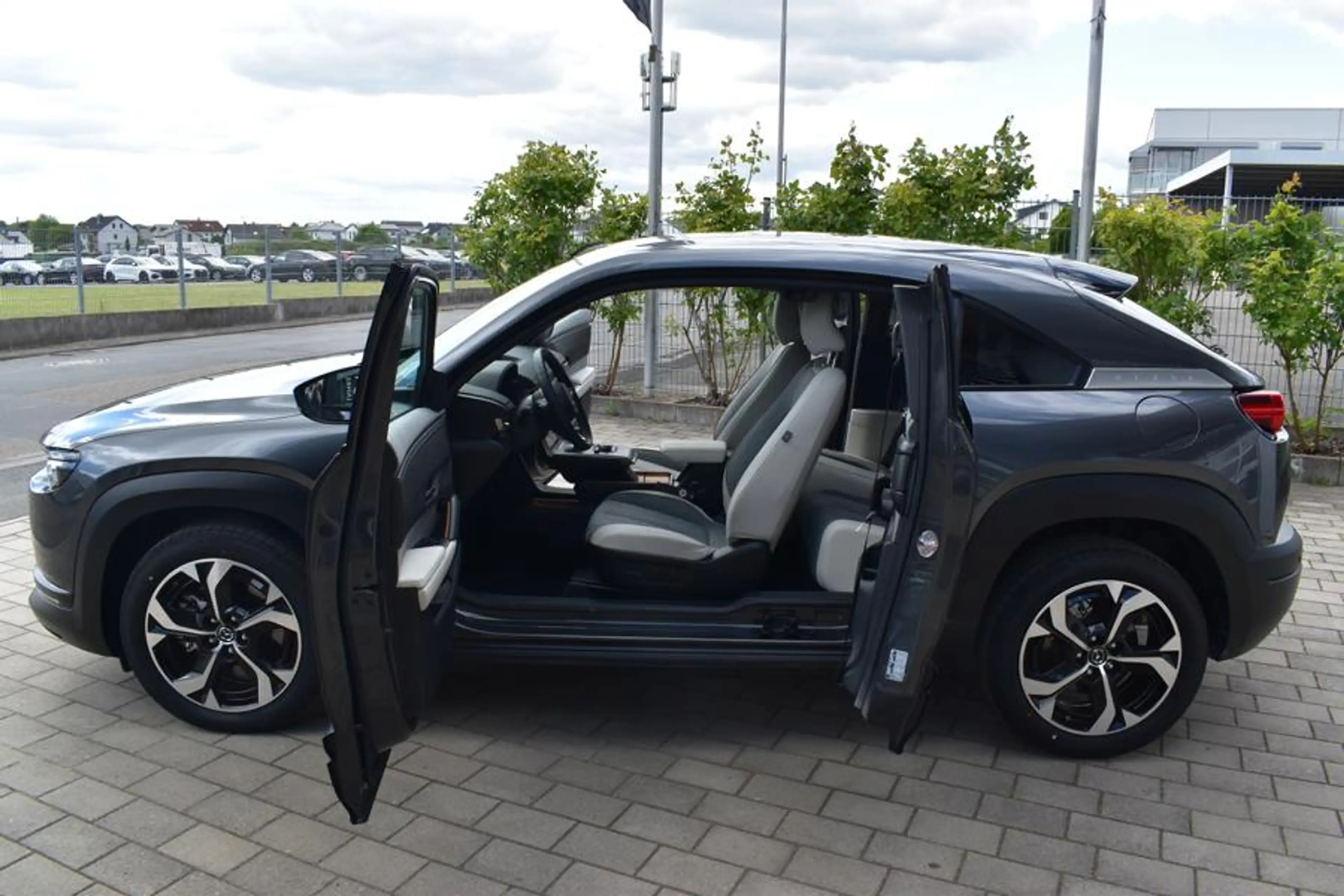 Mazda MX-30 R-EV ``AD´ Vantage`` Modern Confidence — photo 11