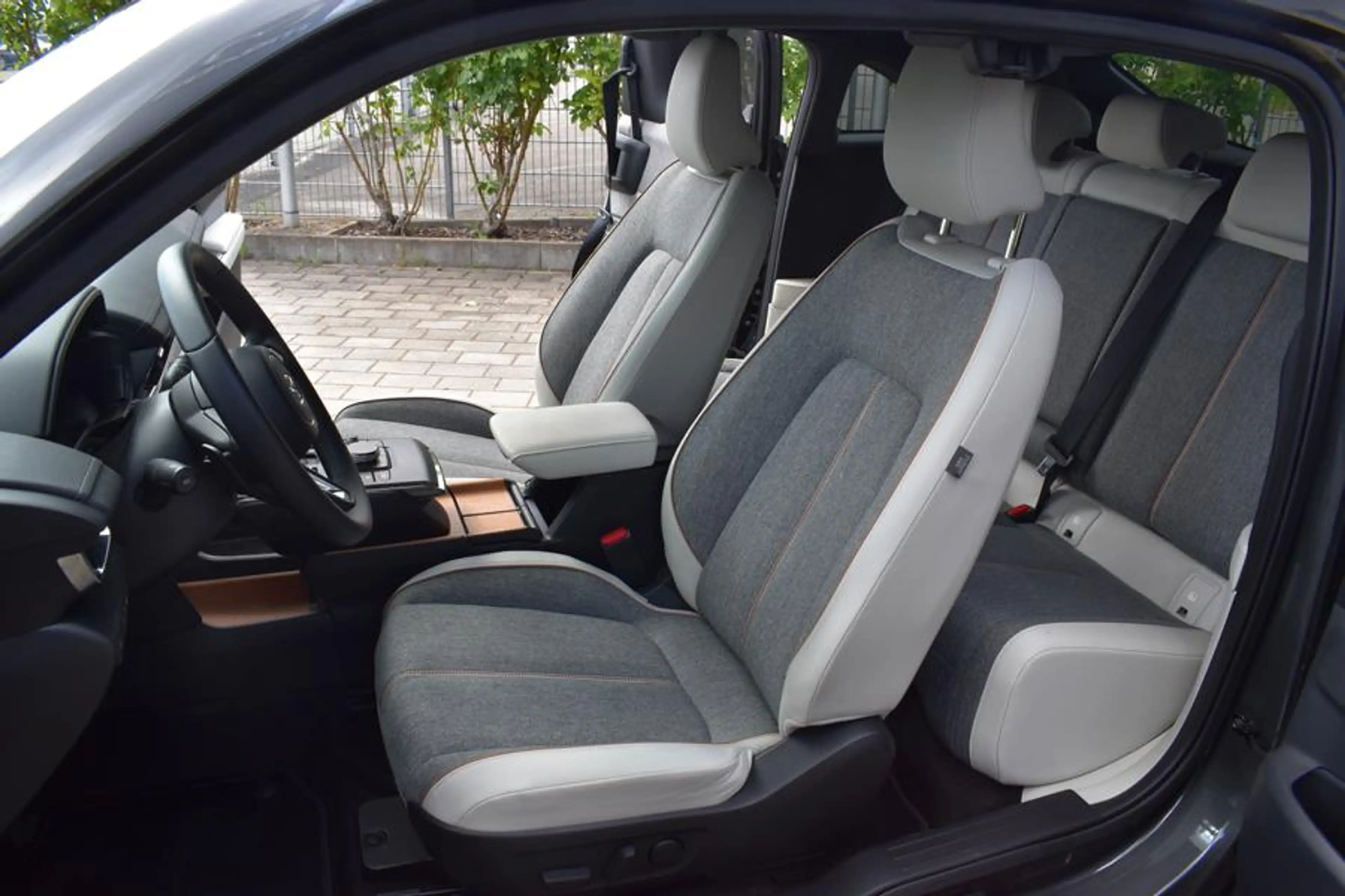 Mazda MX-30 R-EV ``AD´ Vantage`` Modern Confidence — photo 12
