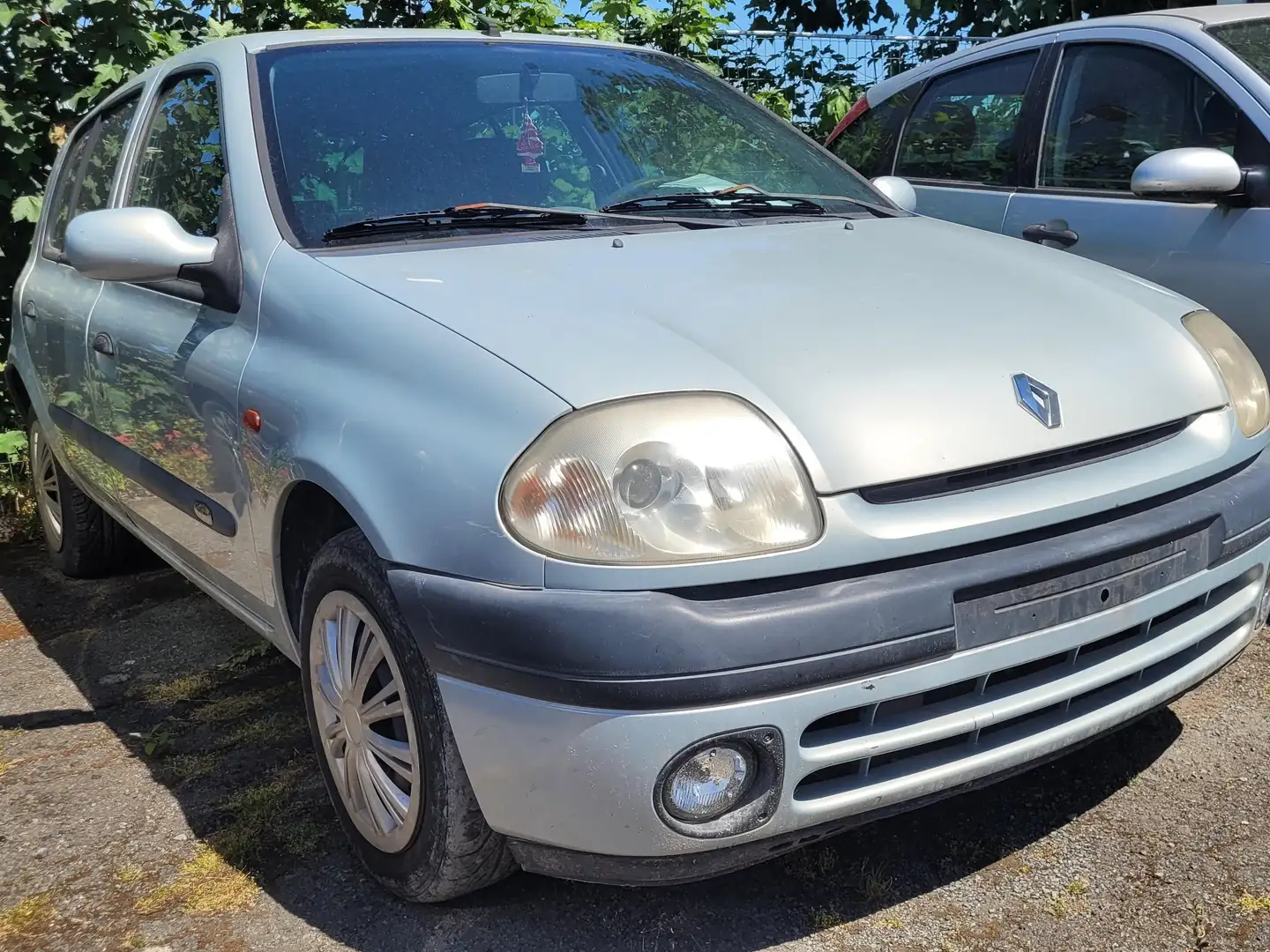 Renault Clio Clio 1100cc benzine 5 deurs 2001 Grijs - 2