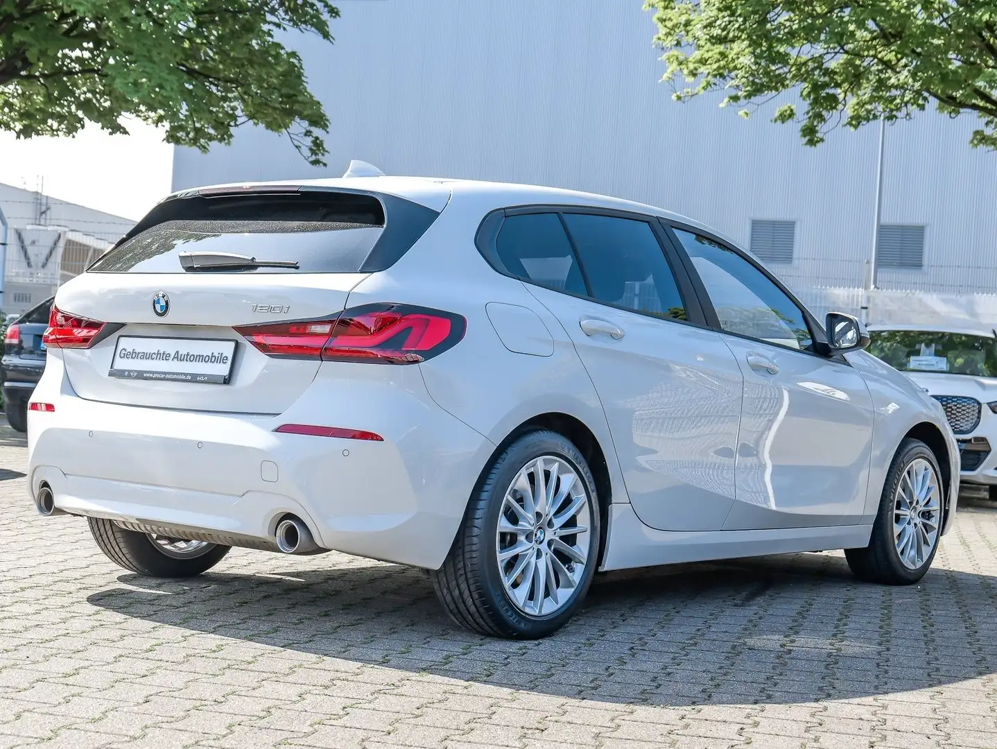BMW 120 i NAVI+LED+PDC+V+H+DAB+Tempomat+Sitzheiz.+LM Blanc - 2