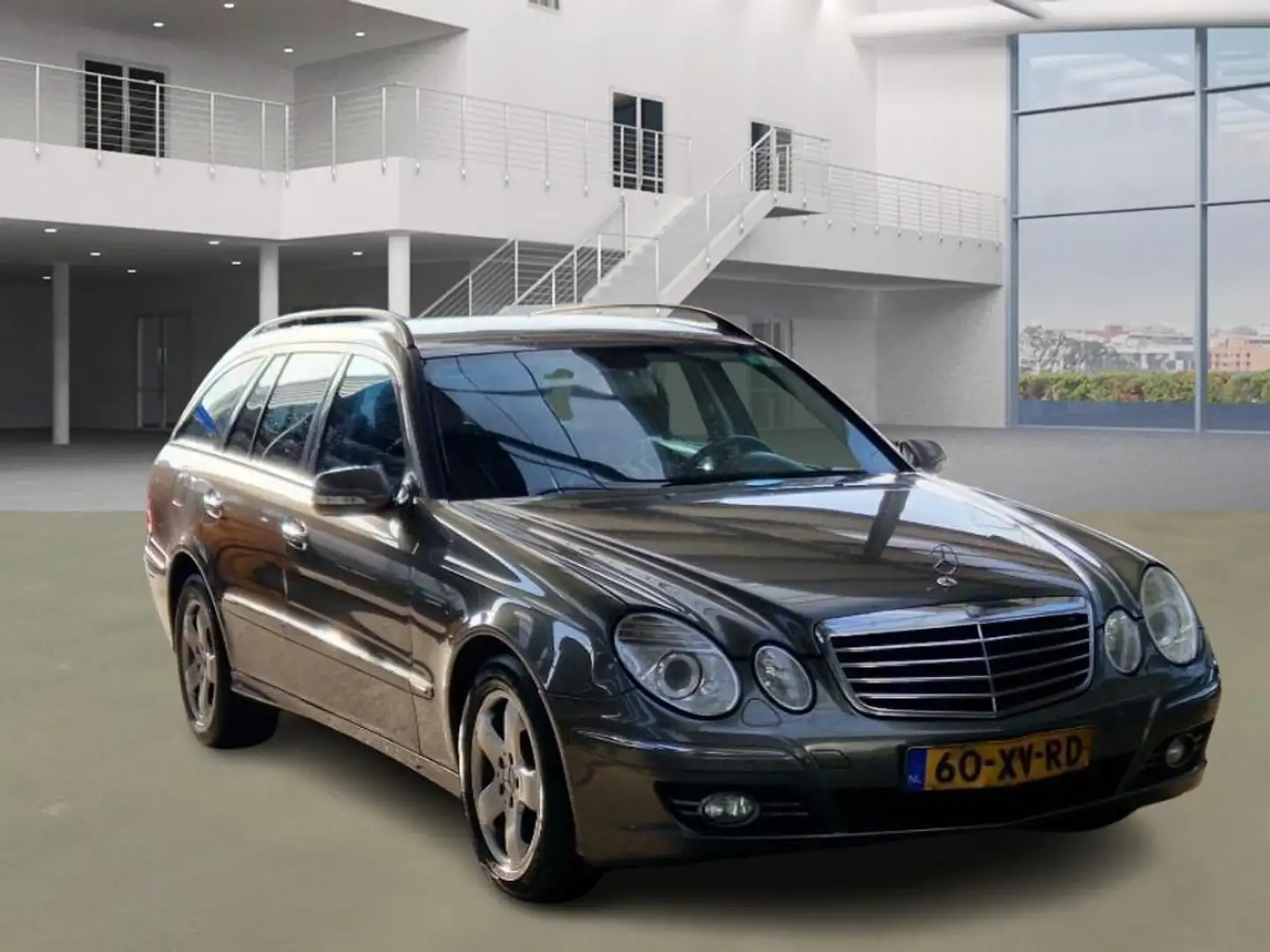 Mercedes-Benz E 220 Estate CDI Avantgarde Grijs - 2