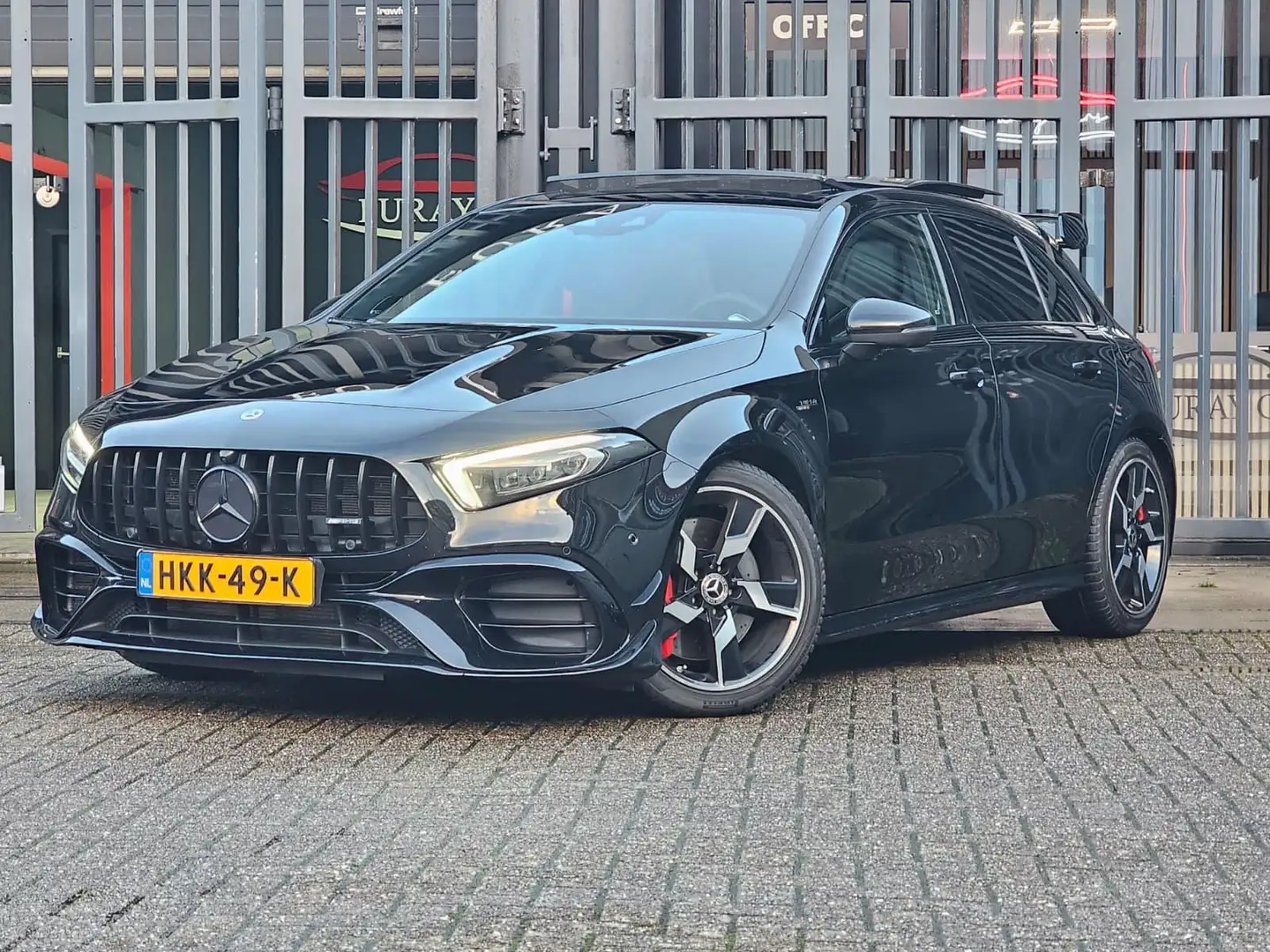 Mercedes-Benz A 45 AMG 4MATIC+ PANO 360CAMERA Premium Plus Zwart - 1