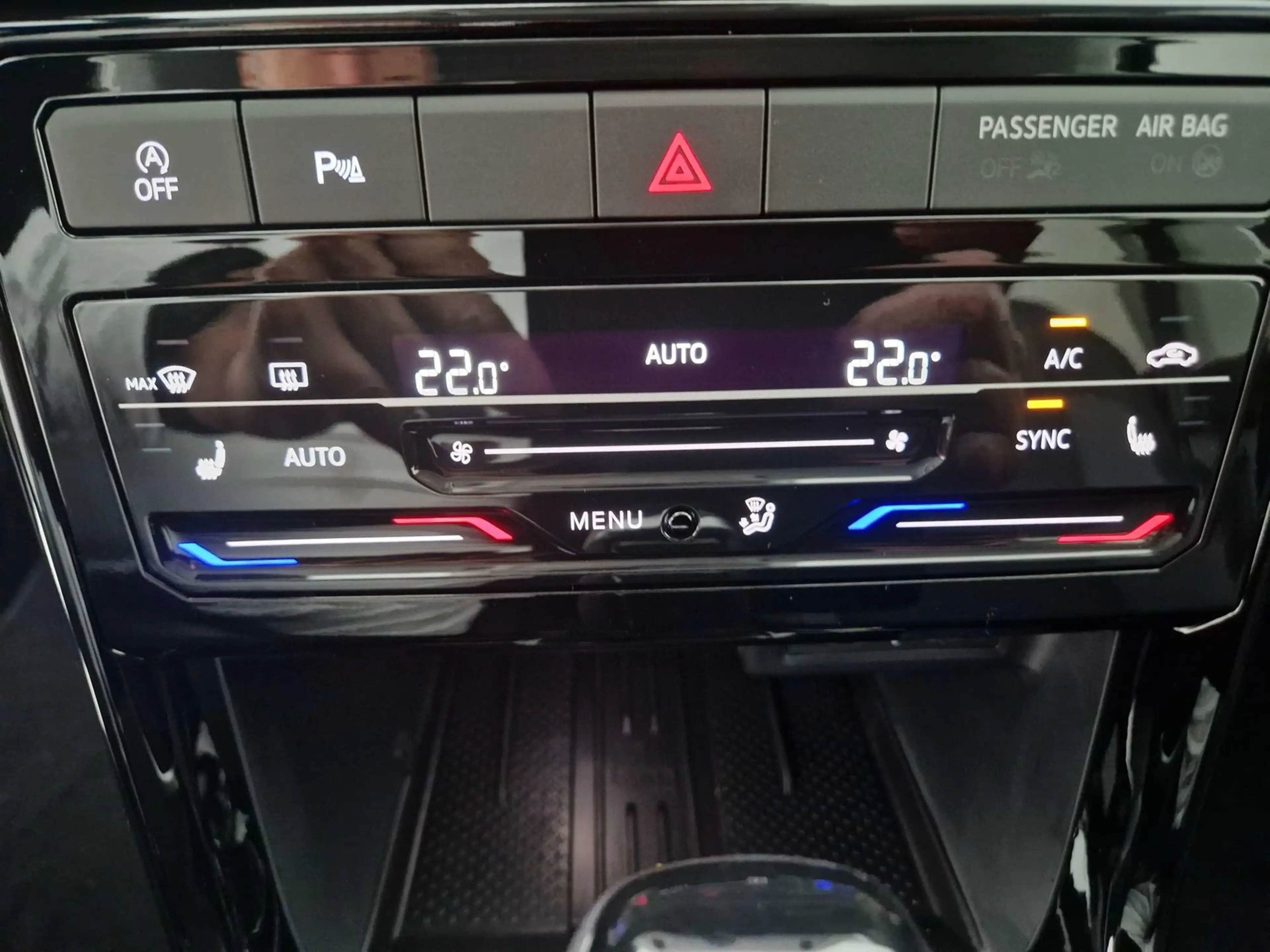 Volkswagen T-Cross 1.0 TSI DSG ENERGY AHK GJ-REIFEN LED PDC APP-CO... — photo 7