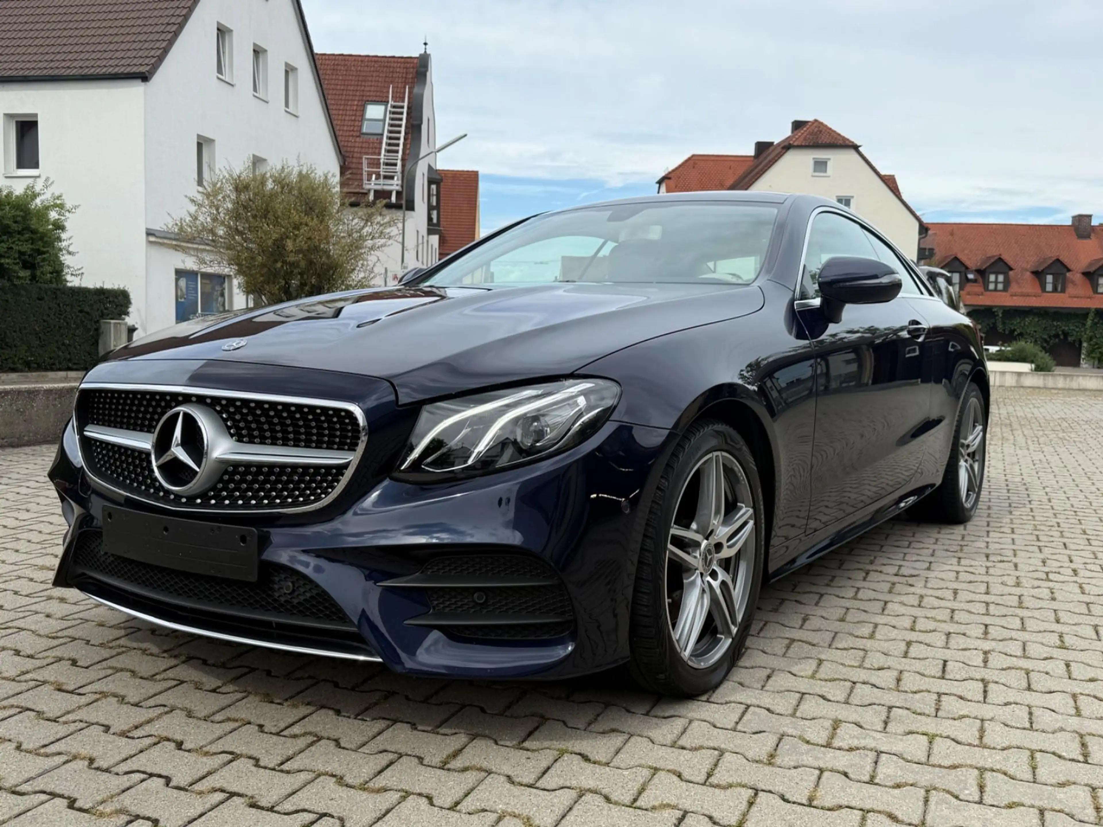 Mercedes-Benz E 200 E Coupe E 200 4Matic