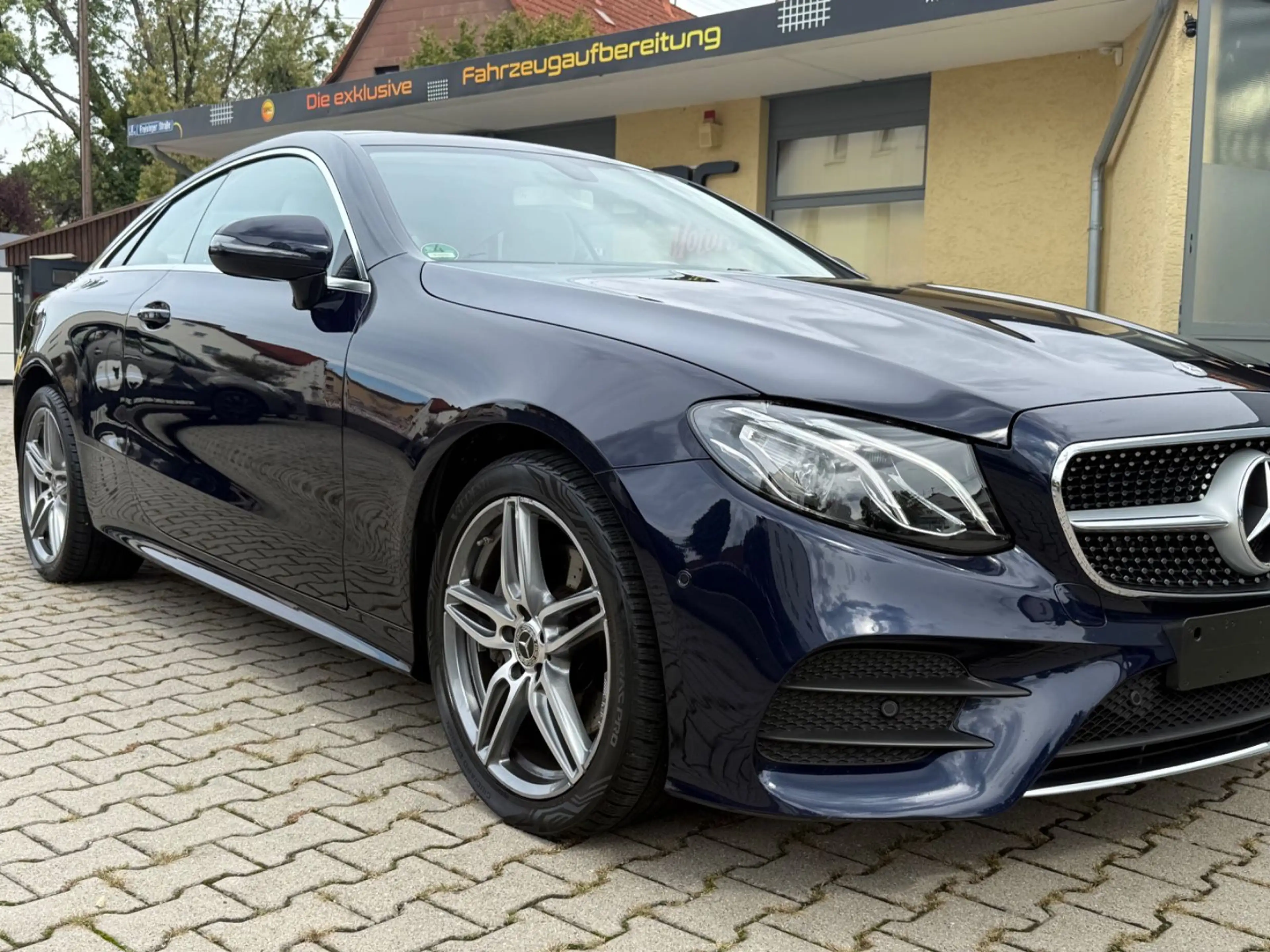 Mercedes-Benz E 200 E Coupe E 200 4Matic — photo 3