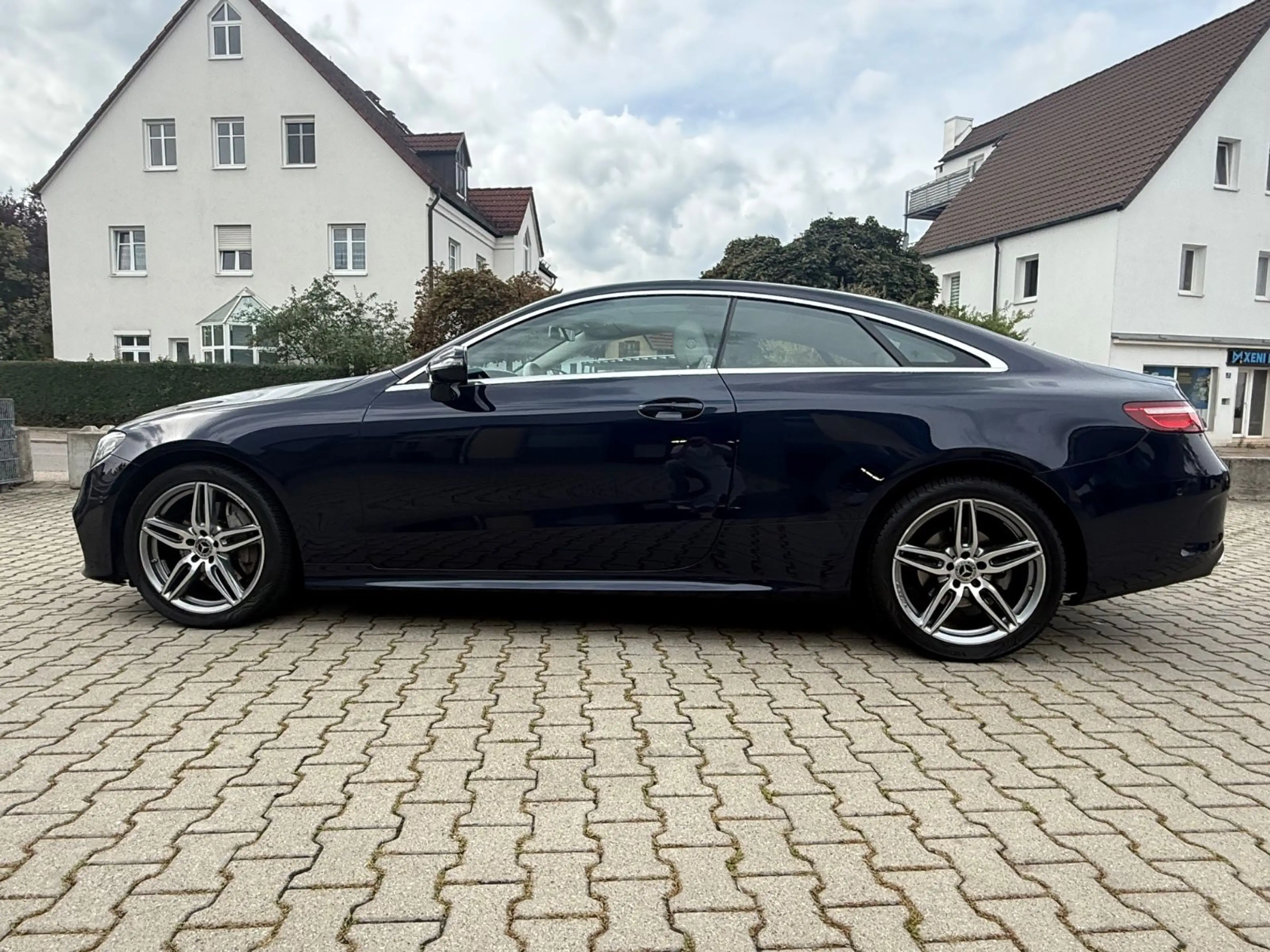 Mercedes-Benz E 200 E Coupe E 200 4Matic — photo 8