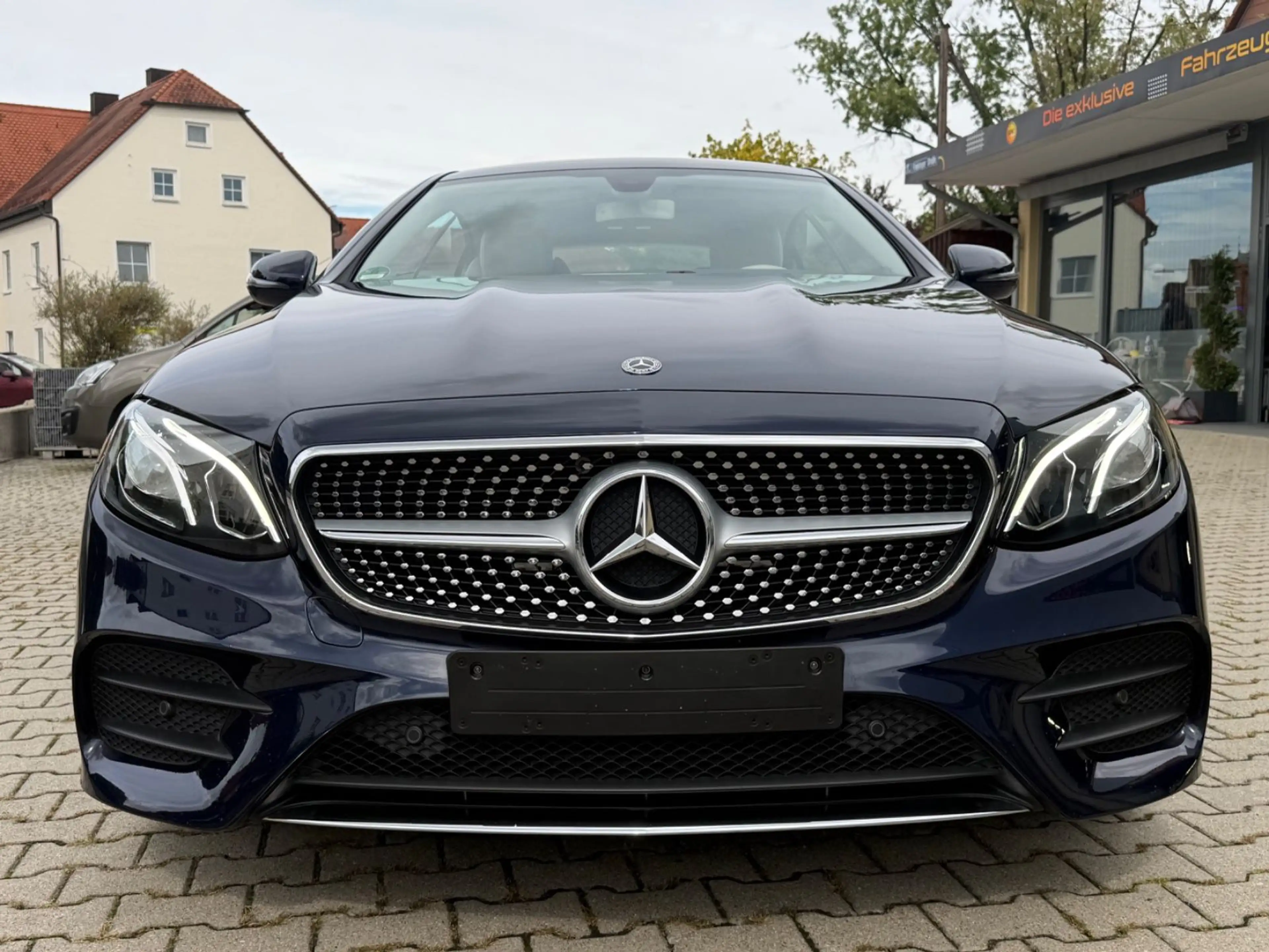 Mercedes-Benz E 200 E Coupe E 200 4Matic — photo 2