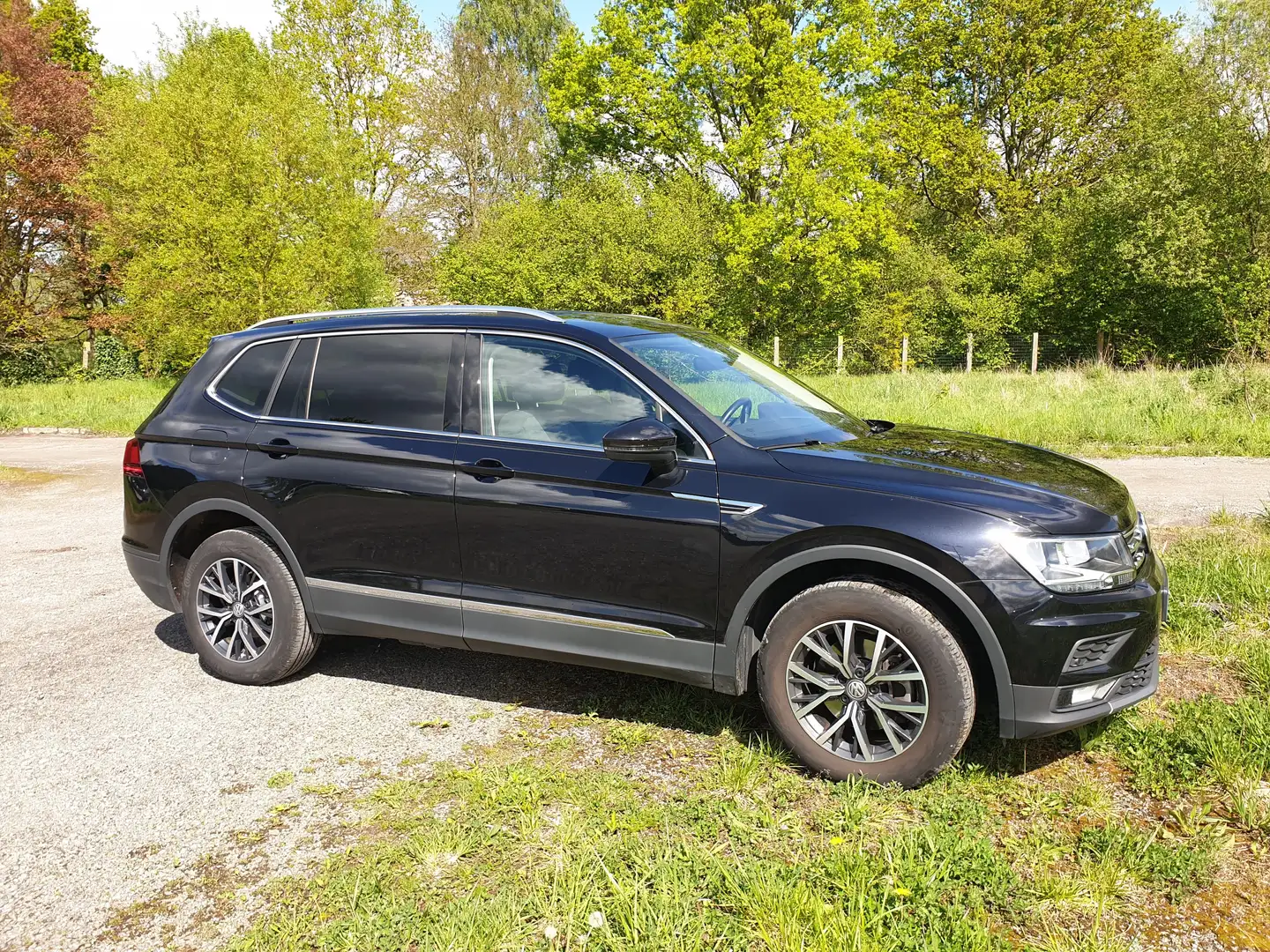 Volkswagen Tiguan Allspace Comfortline 1.5 TSI ACT OPF Zwart - 2