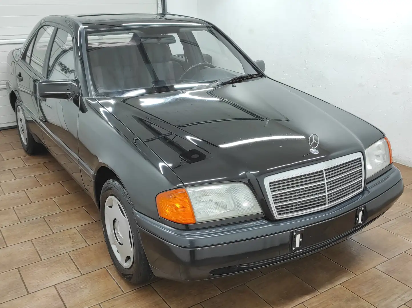 Mercedes-Benz C 180 AUTOMATIK SHZ 8-RÄDER SCHIEBEDACH SERVOLENKUNG Noir - 1