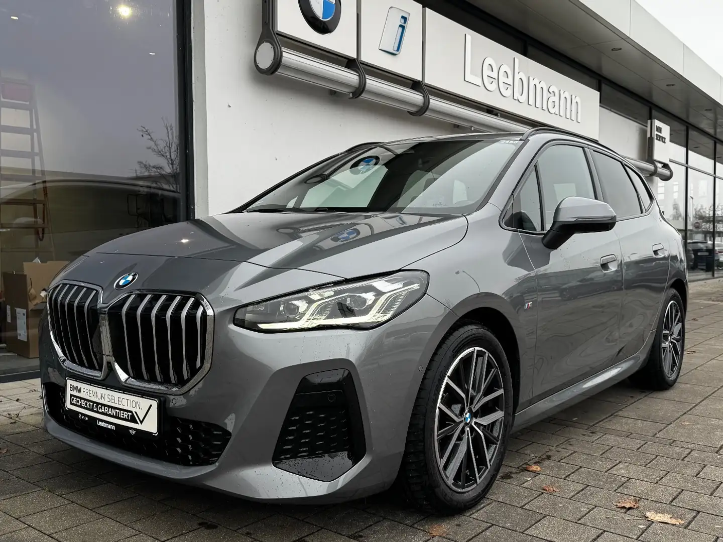 BMW 223 i Active Tourer M-Sportpaket ACC/PanoDach/HK Grau - 2