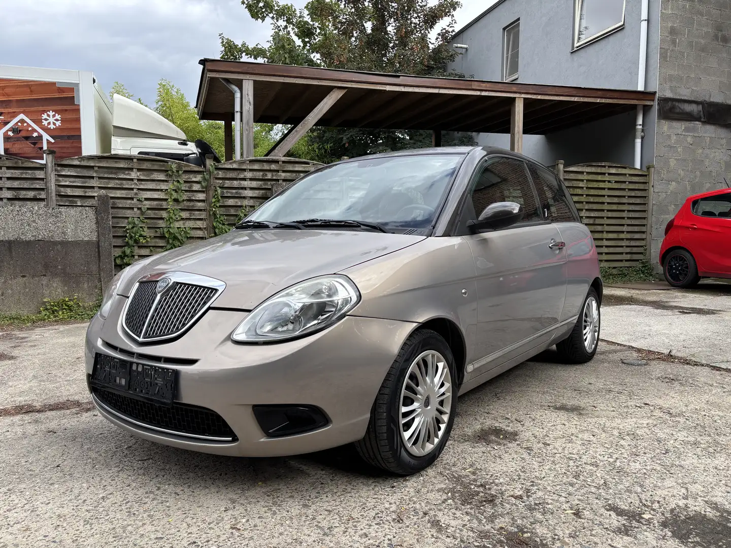 Lancia Ypsilon 1.4i airco Beige - 1