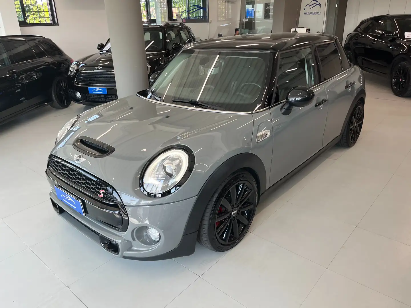 MINI Cooper S 5 Porte 2.0 192cv Automatica Grijs - 1