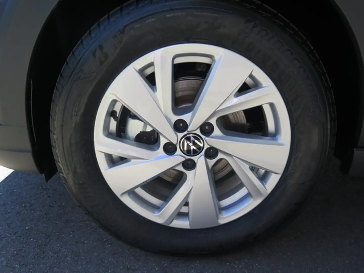 Volkswagen Taigo 1.0 TSI LIFE IQ-DRIVE PDC*SHZ*ACC*LED Klima Gris - 2