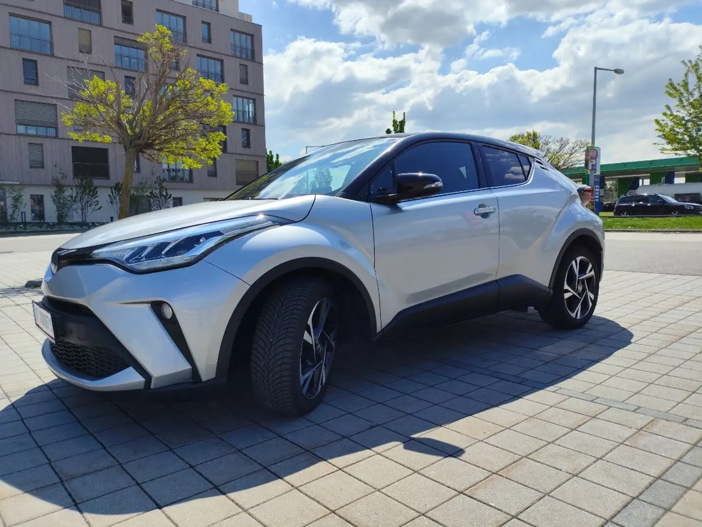 Toyota C-HR C-HR 1,8 Hybrid ACTIVE DRIVE CVT ACTIVE DRIVE Grau - 1