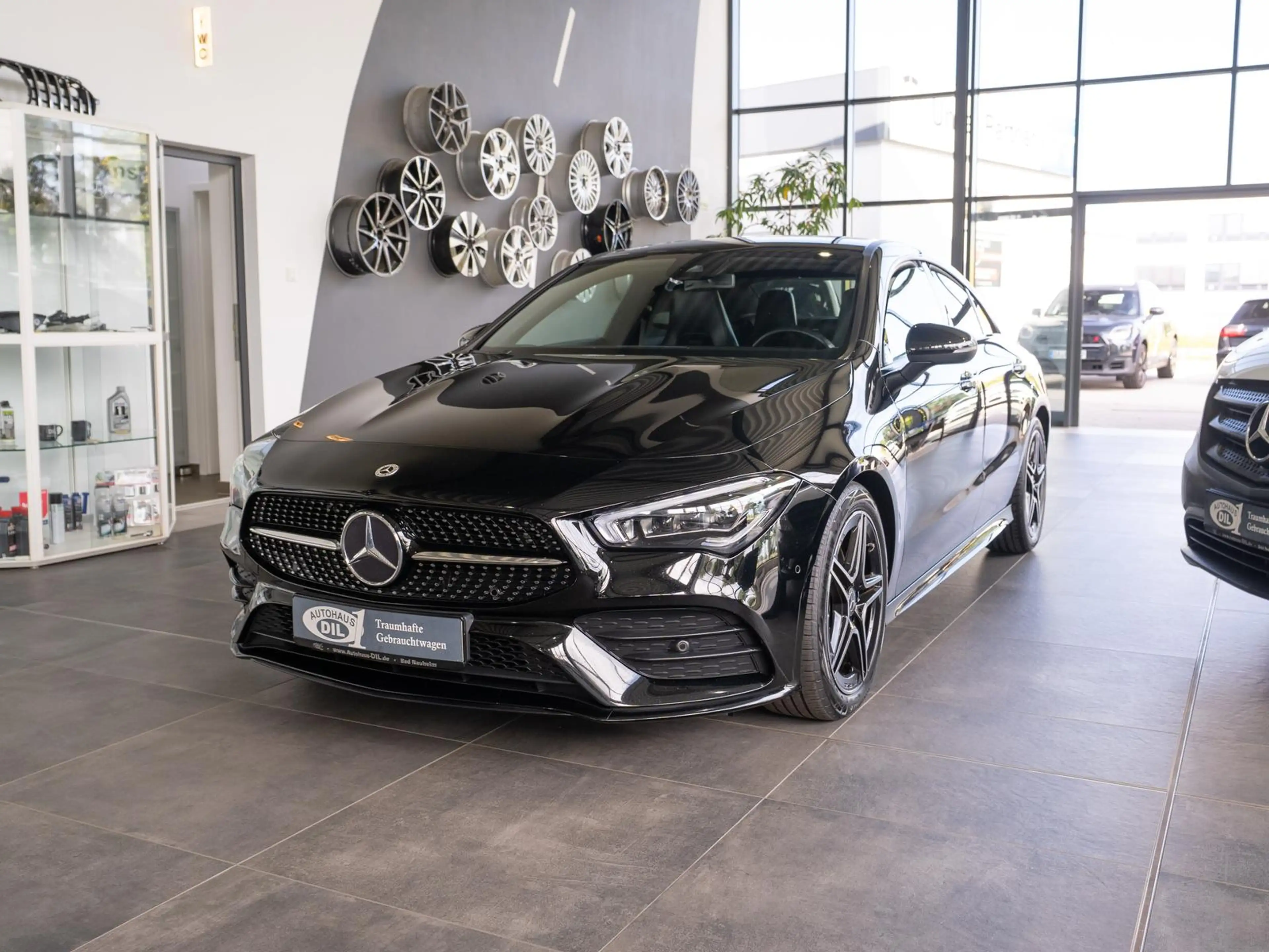 Mercedes-Benz CLA 220 d 4M*AMG*NIGHT*R-KAMERA*KEYLESS*AMBIENTE — photo 3